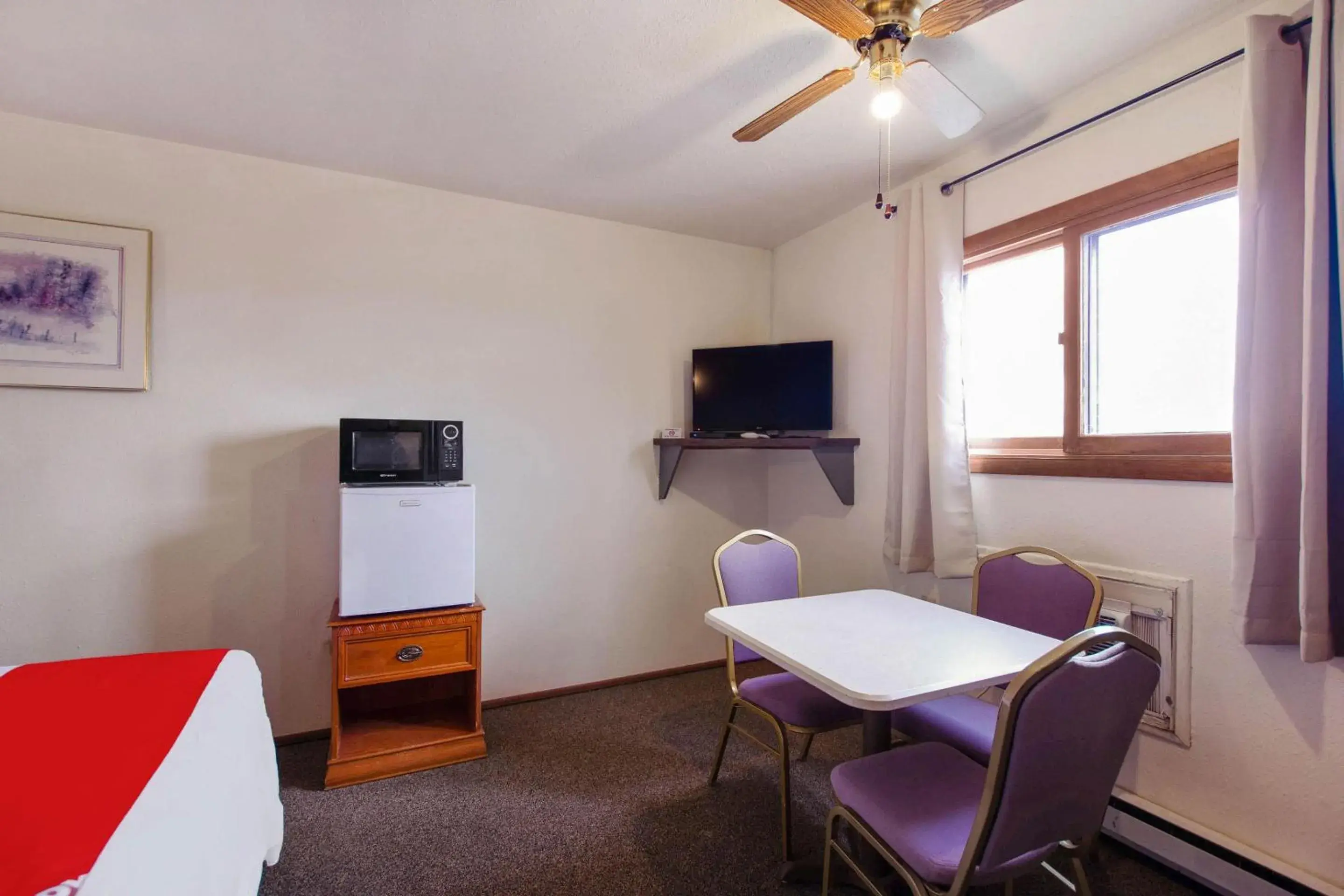 Bedroom in OYO Hotel Cheyenne Wells - US 40 Bedroom in OYO Hotel Cheyenne Wells - US 40