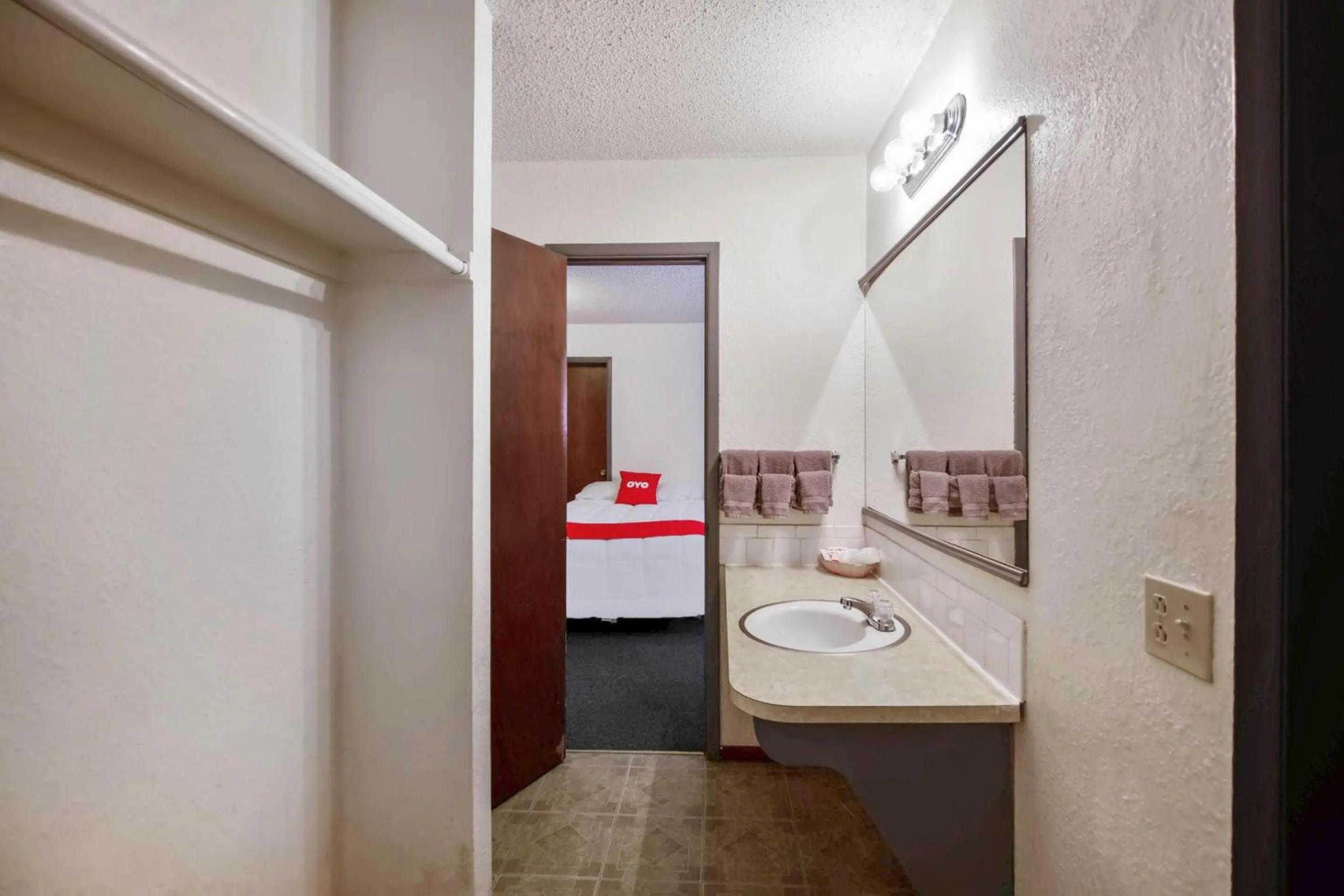 Bathroom in OYO Hotel Cheyenne Wells - US 40