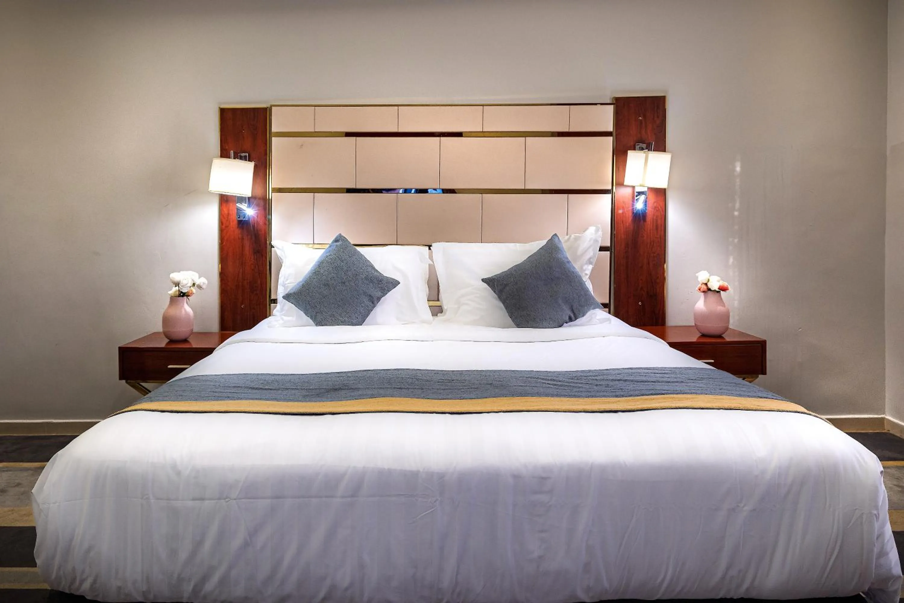 Bed in Rasis Serviced Apartments