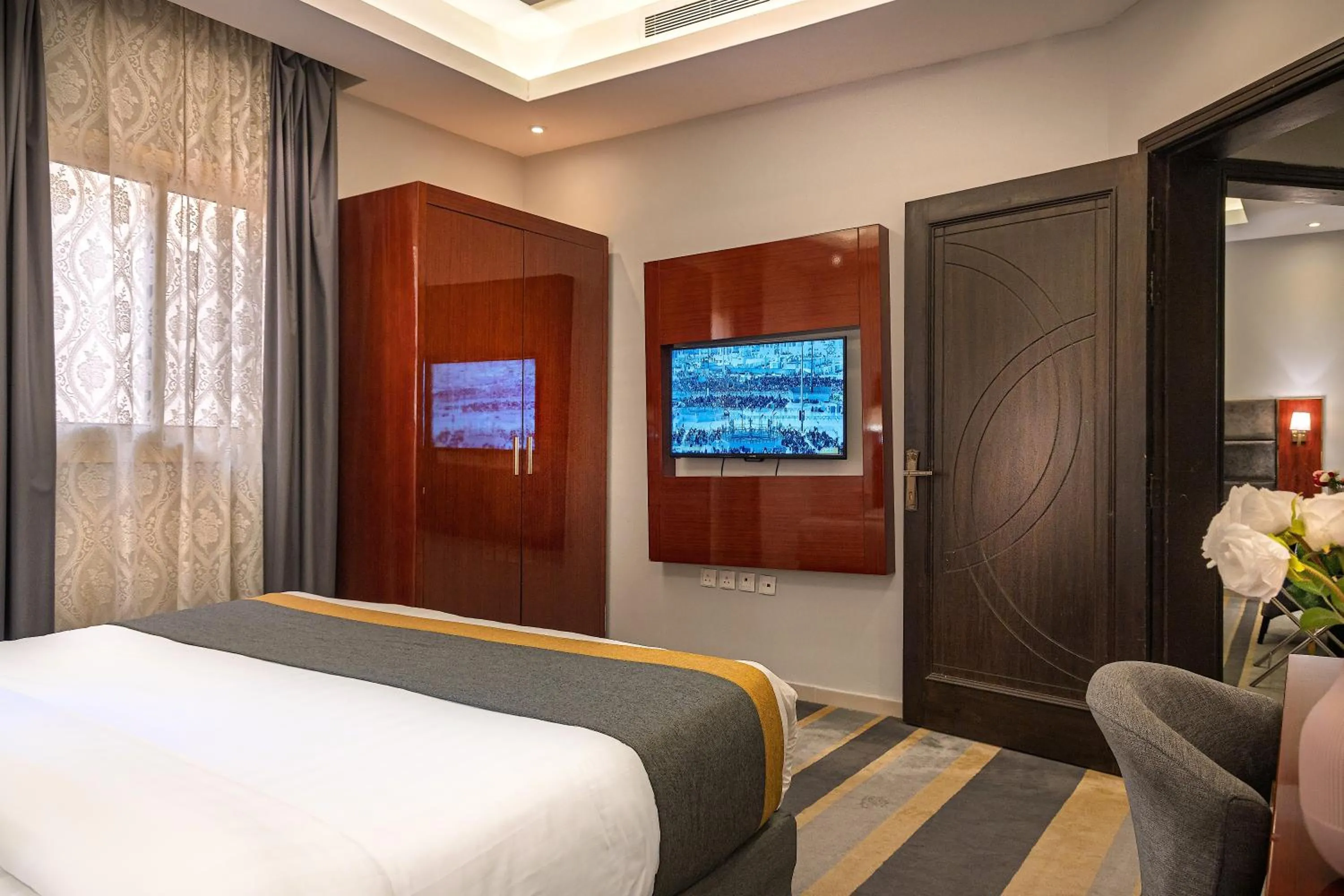 TV and multimedia, Bed in Rasis Serviced Apartments