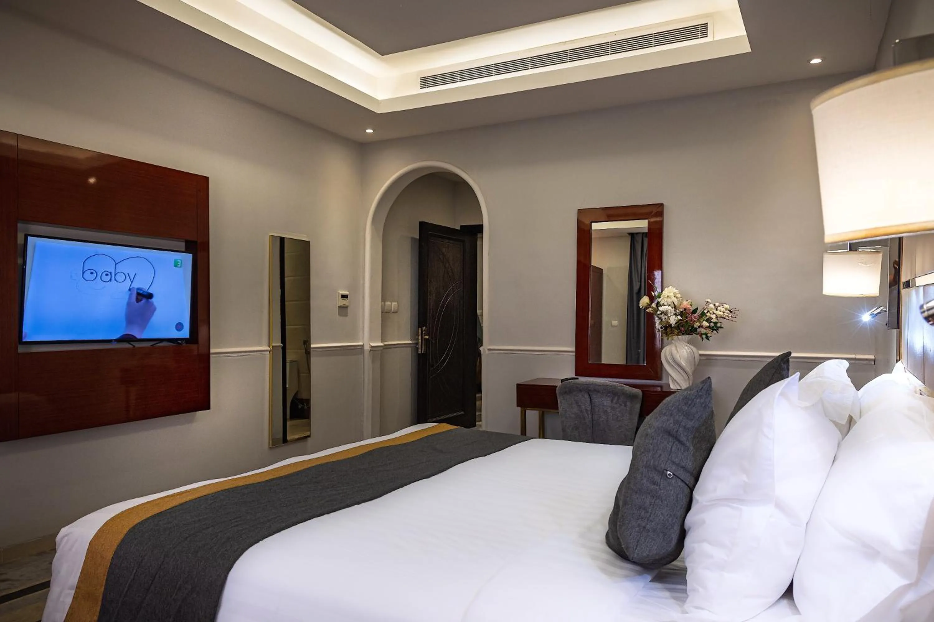 TV and multimedia, Bed in Rasis Serviced Apartments