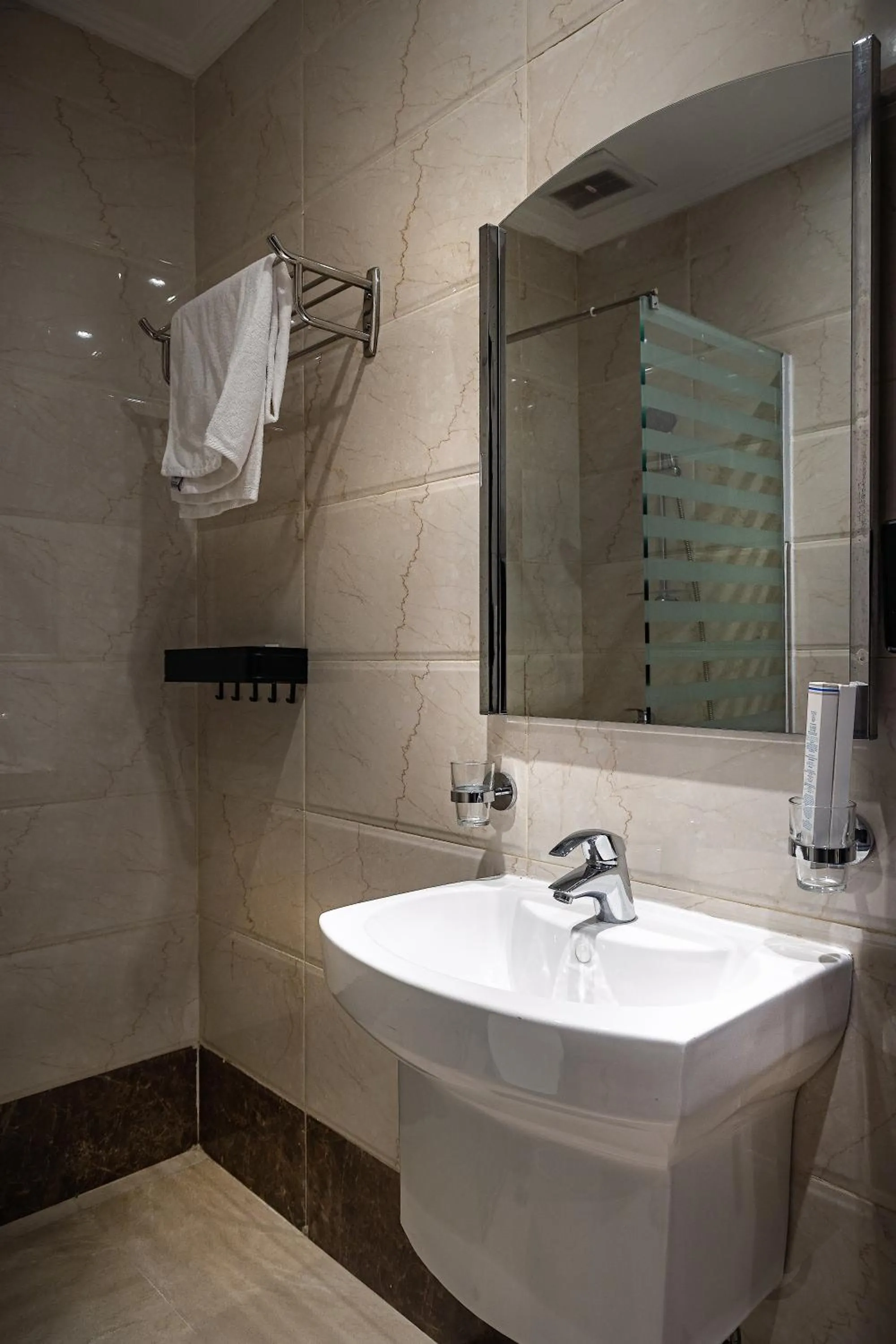 Shower in Rasis Serviced Apartments