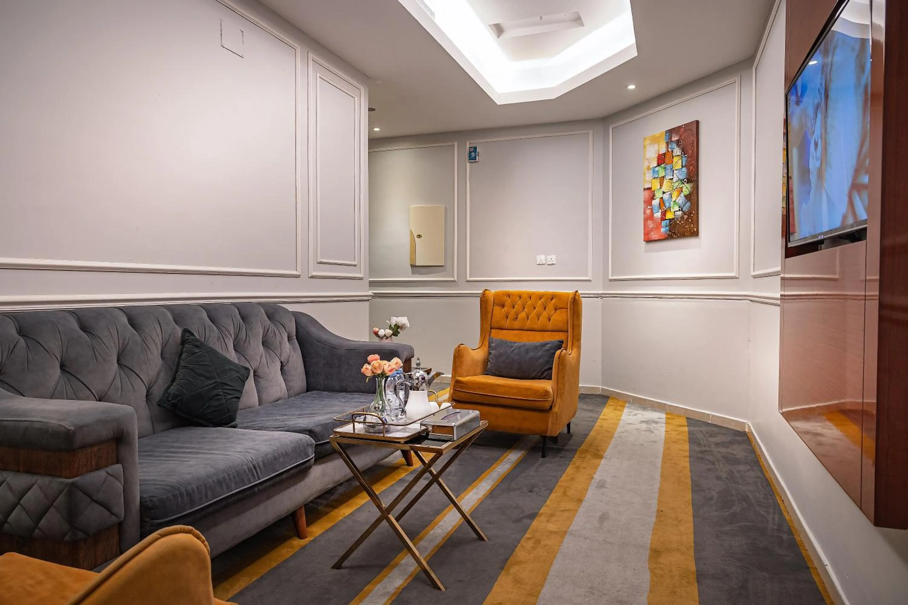 TV and multimedia in Rasis Serviced Apartments
