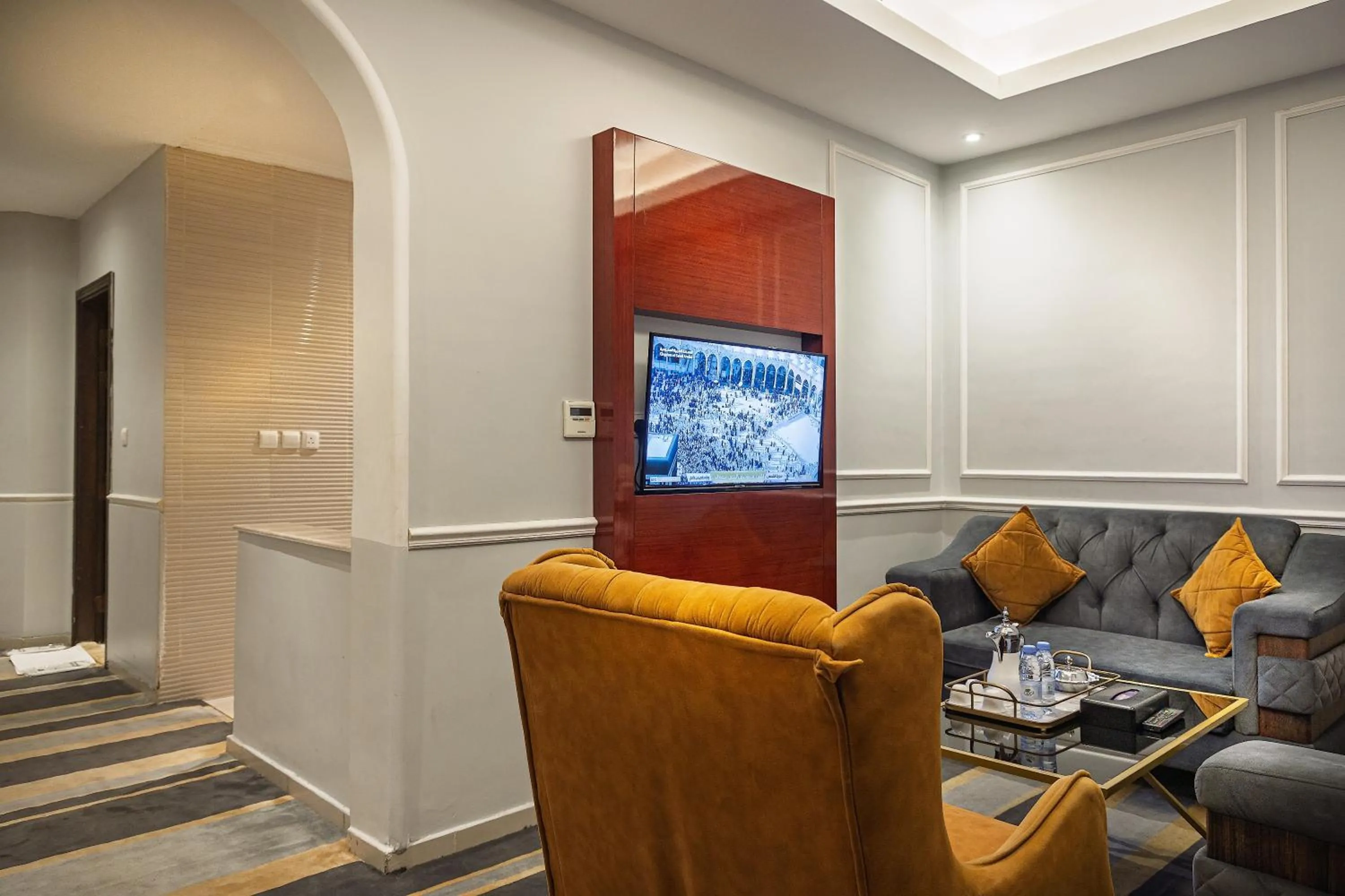 TV and multimedia in Rasis Serviced Apartments