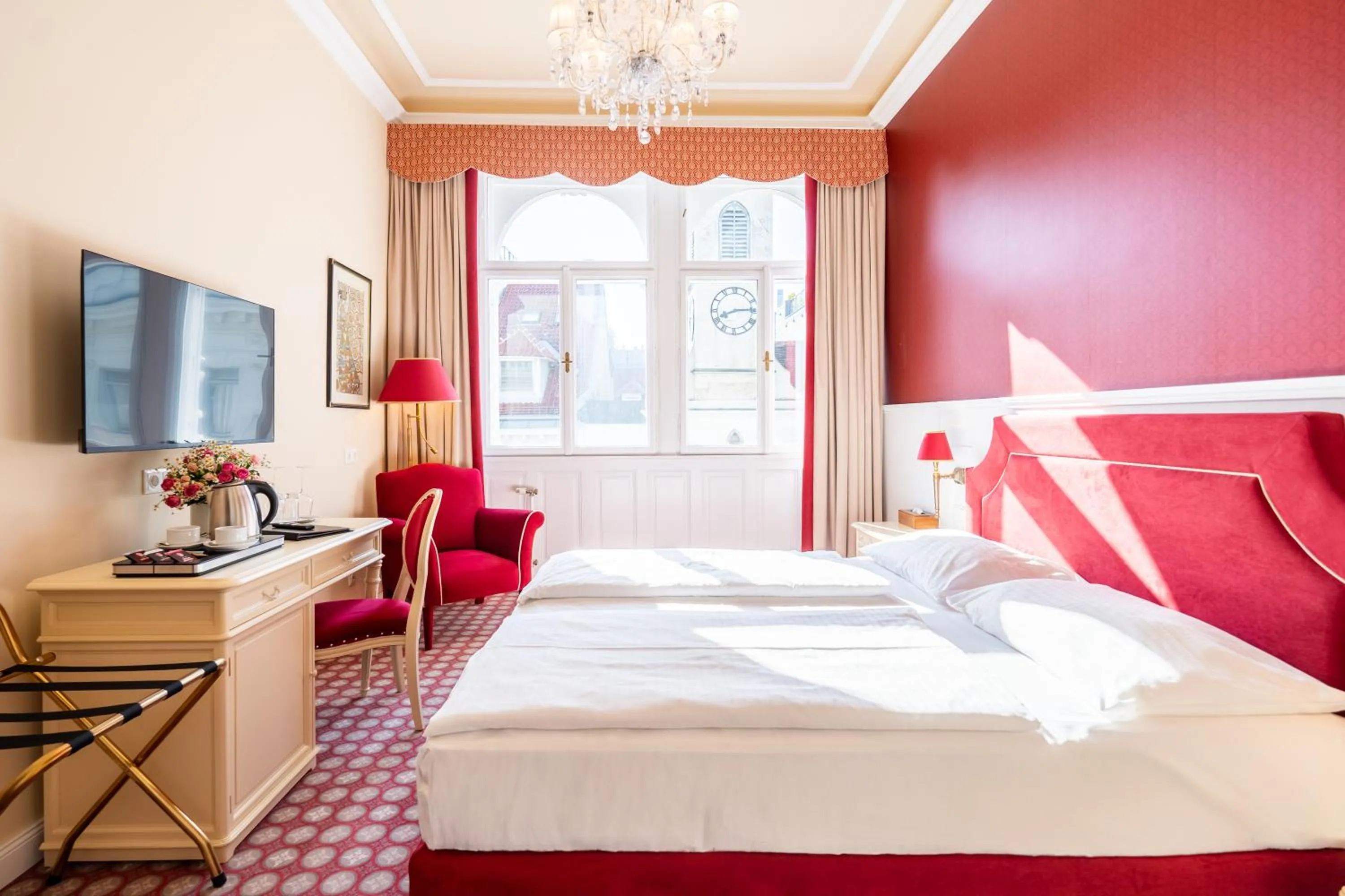 Photo of the whole room, Bed in Aviano Boutique Hotel