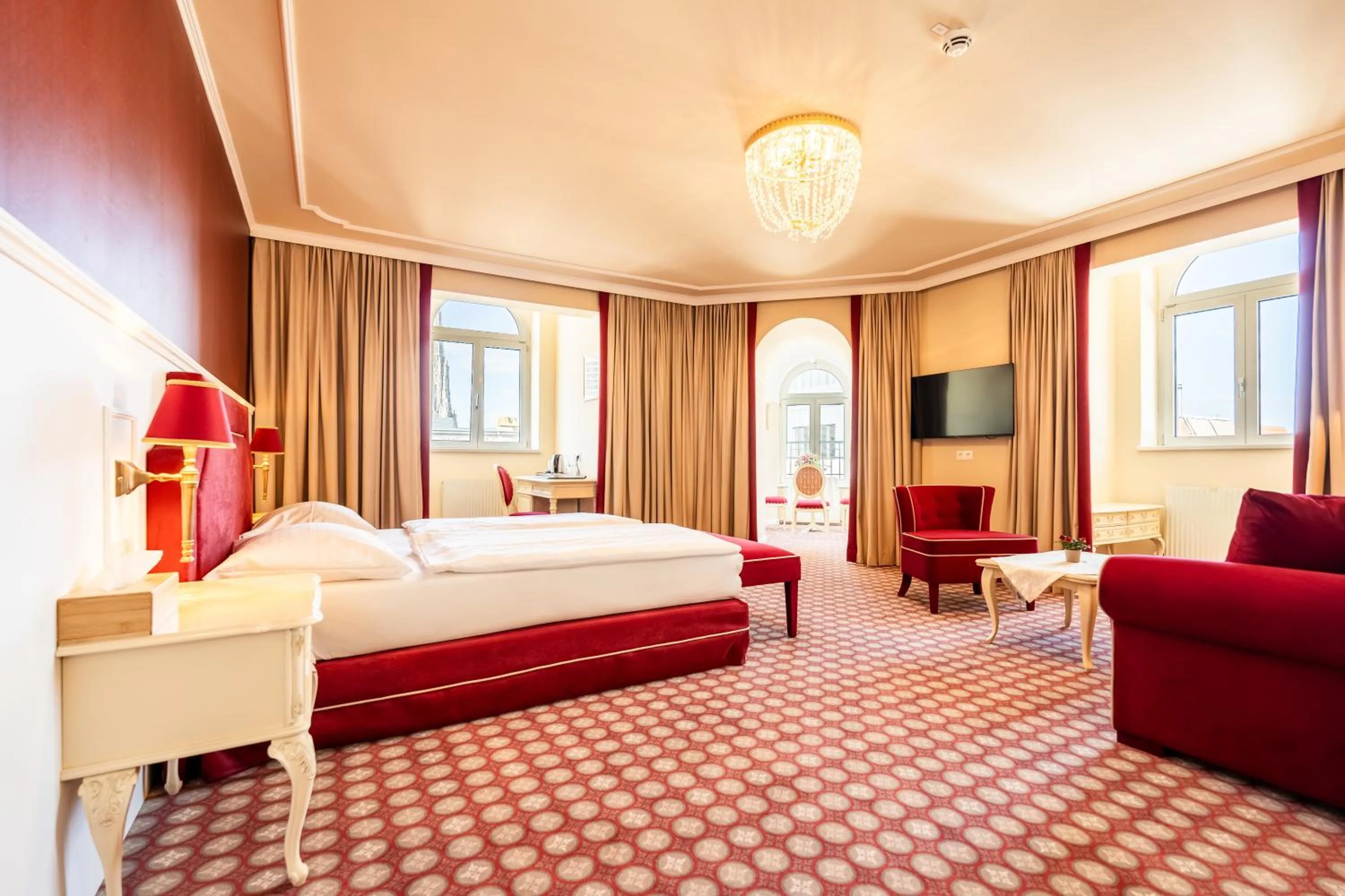 Photo of the whole room, Bed in Aviano Boutique Hotel