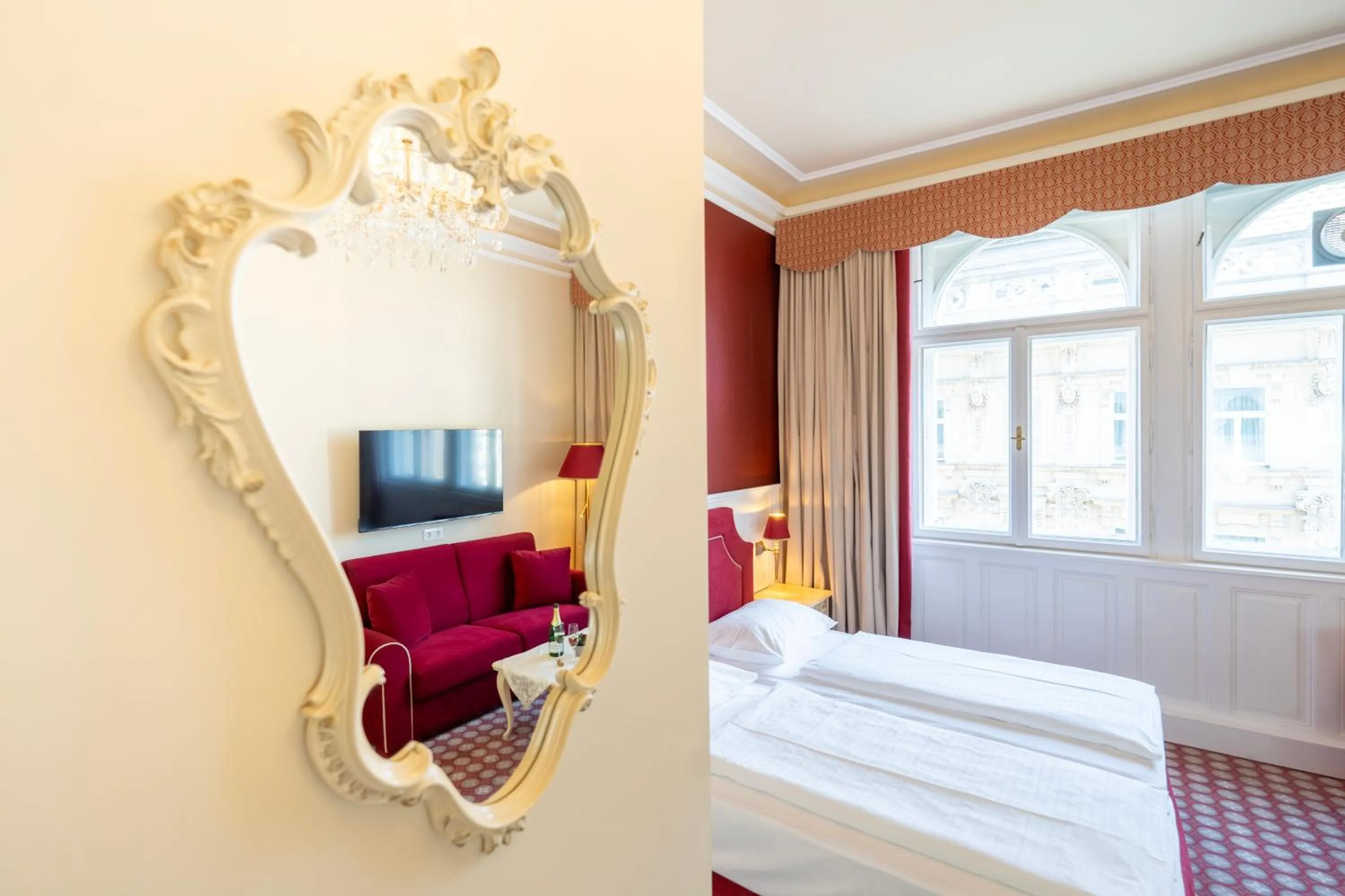 Photo of the whole room, Bed in Aviano Boutique Hotel