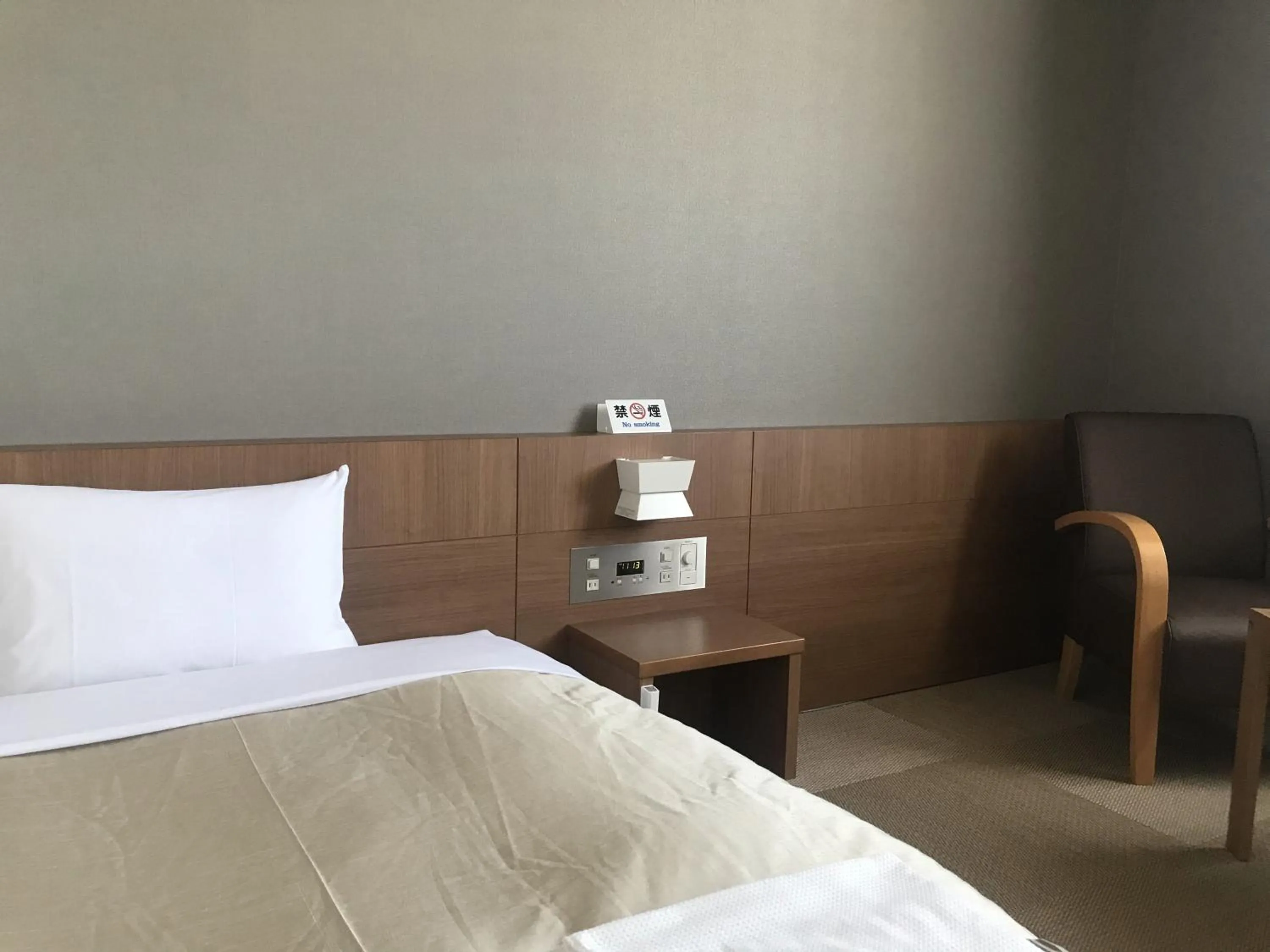 Photo of the whole room, Bed in Sunrise Choshi