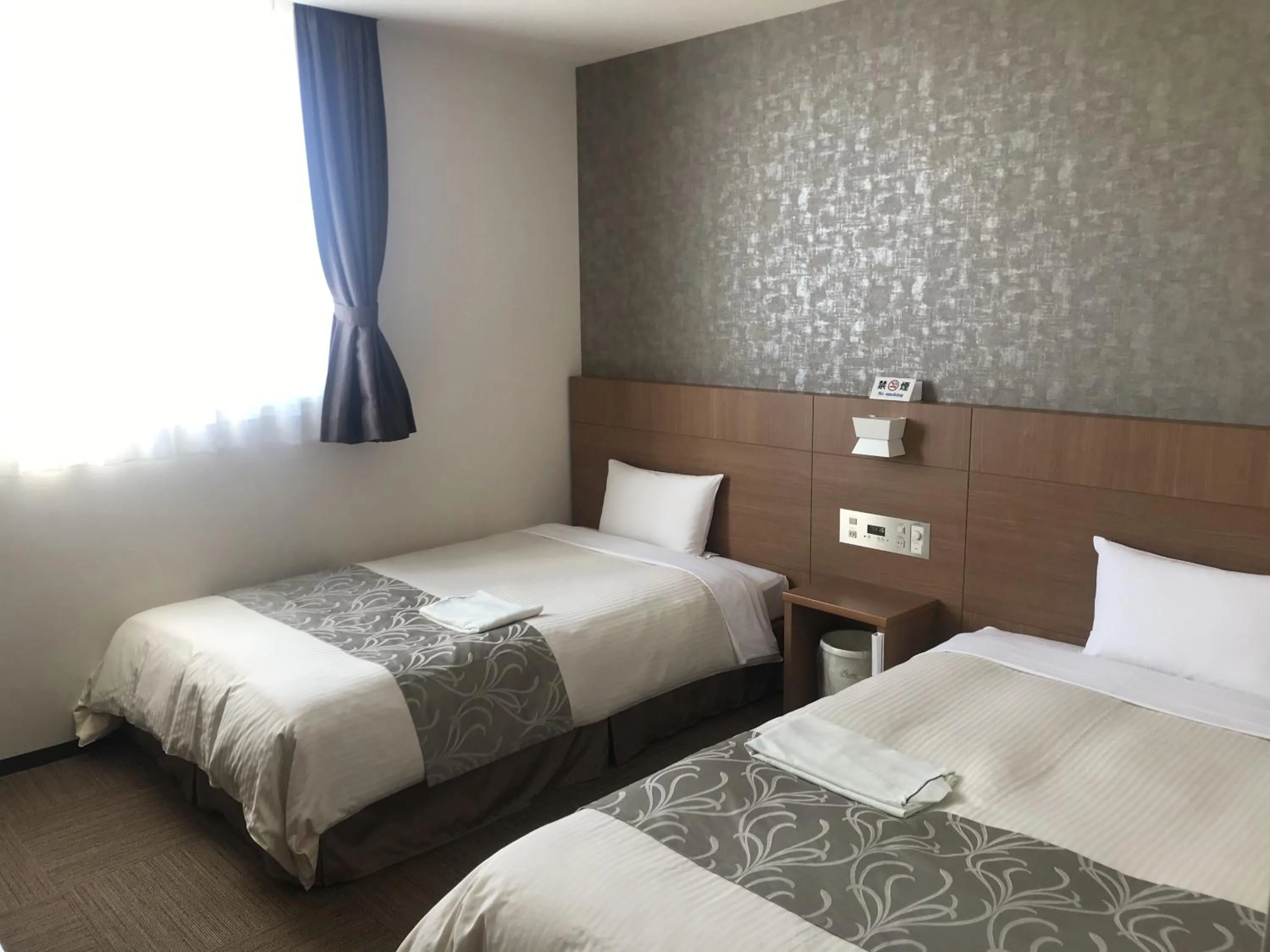 Photo of the whole room, Bed in Sunrise Choshi