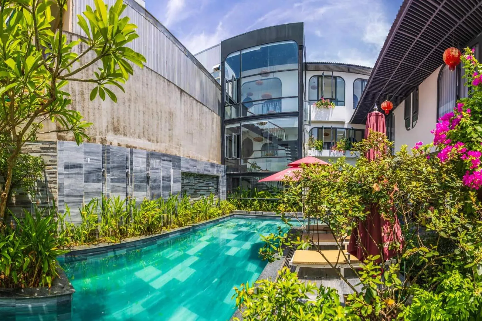 Shower in Life Boutique Hotel