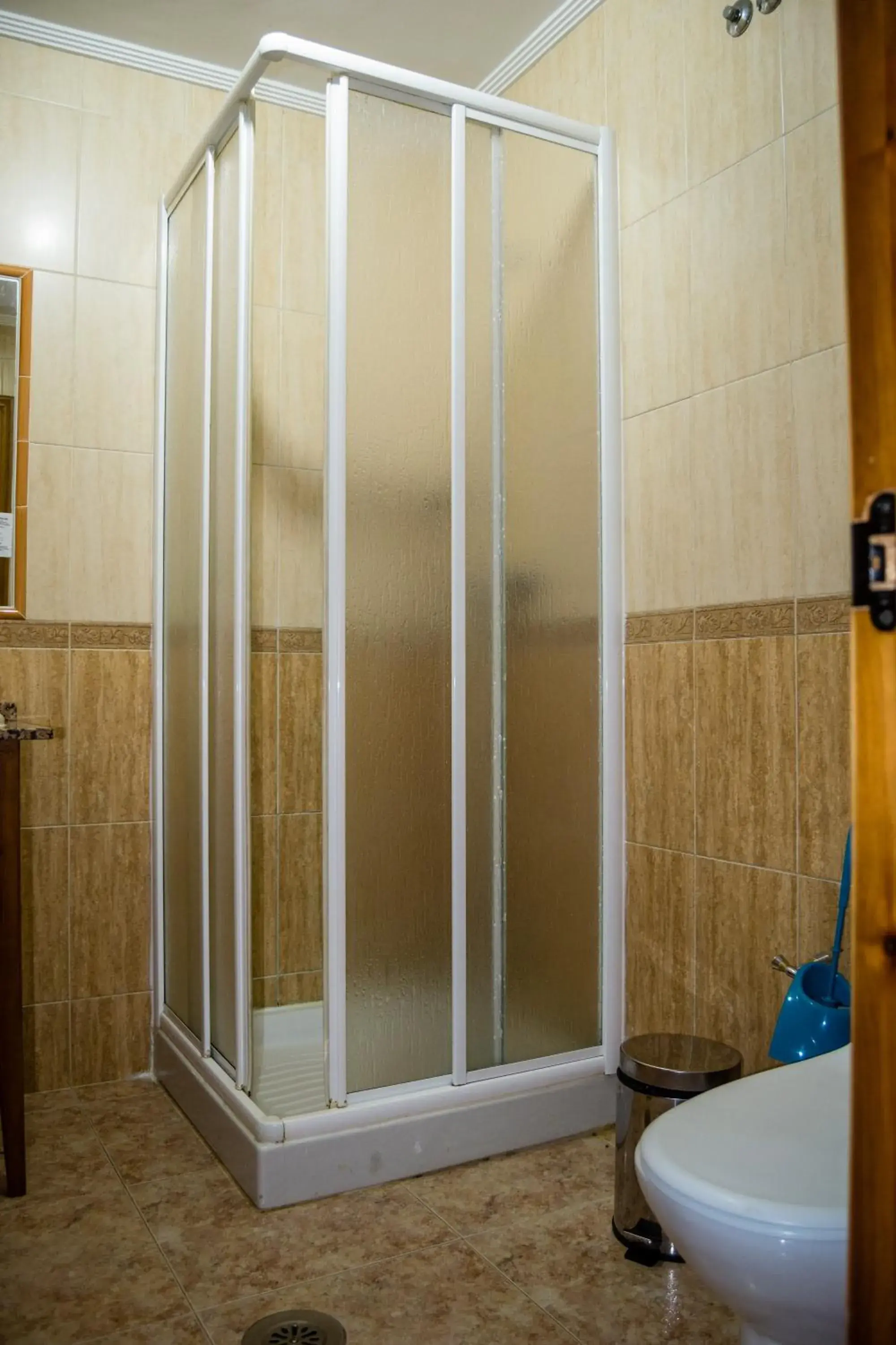 Basic Triple Room in El Roble Hotel Restaurante Basic Triple Room in El Roble Hotel Restaurante