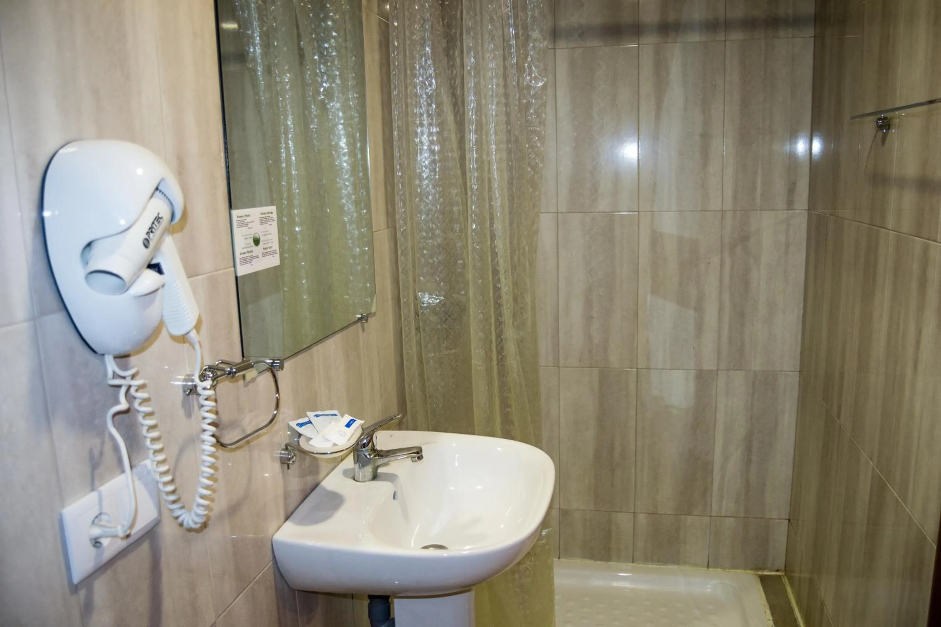 El Roble Hotel Restaurante