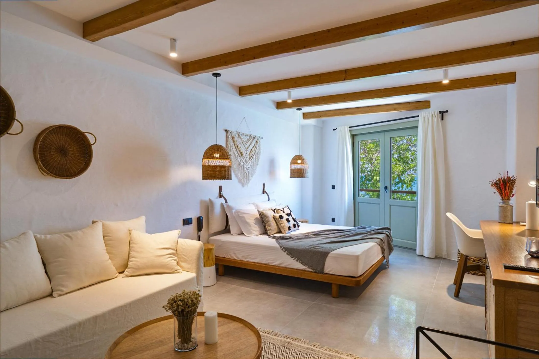 Photo of the whole room, Bed in Carpe Diem Boutique Hotel - Adults Only