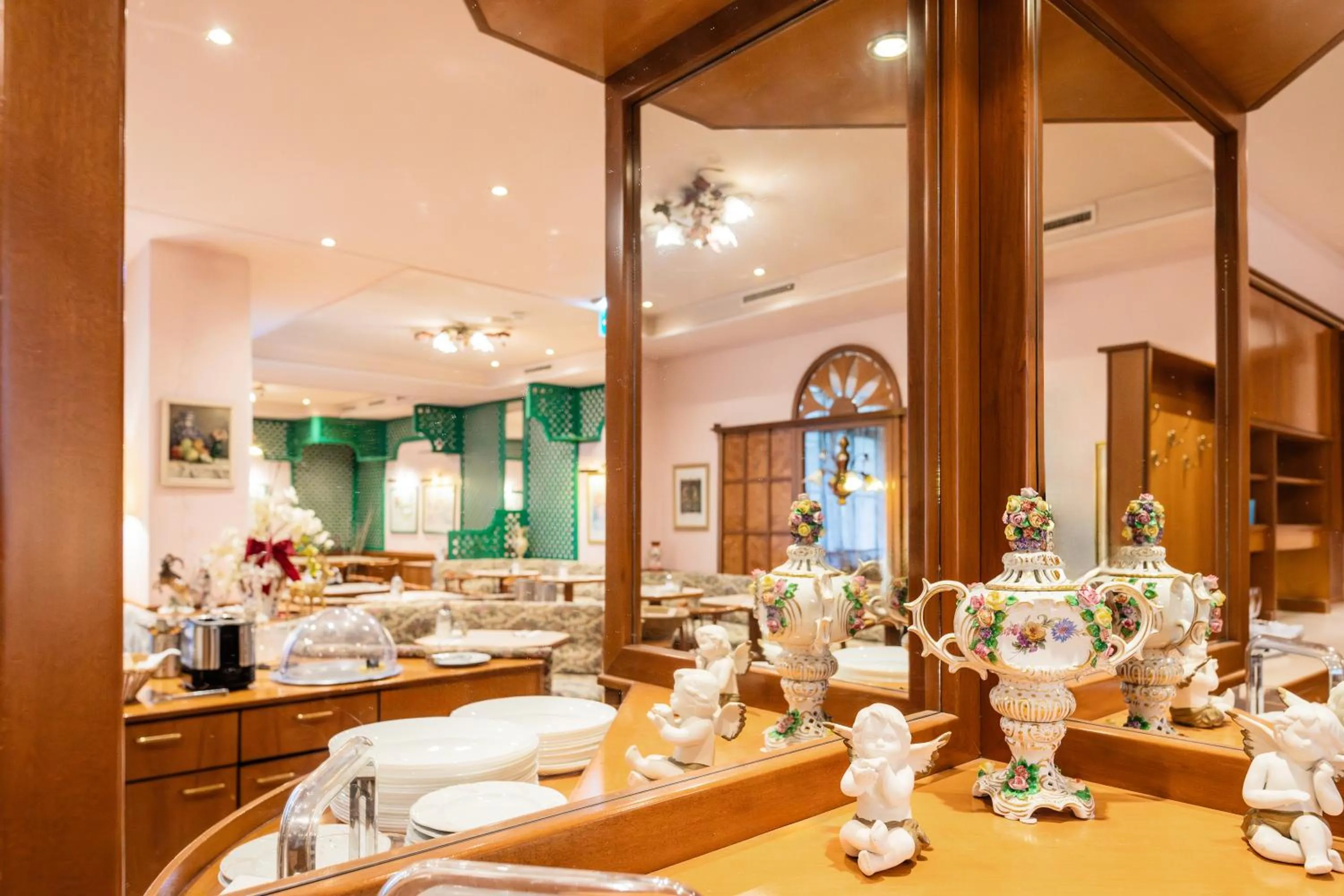 Breakfast in Hotel Pension Baronesse