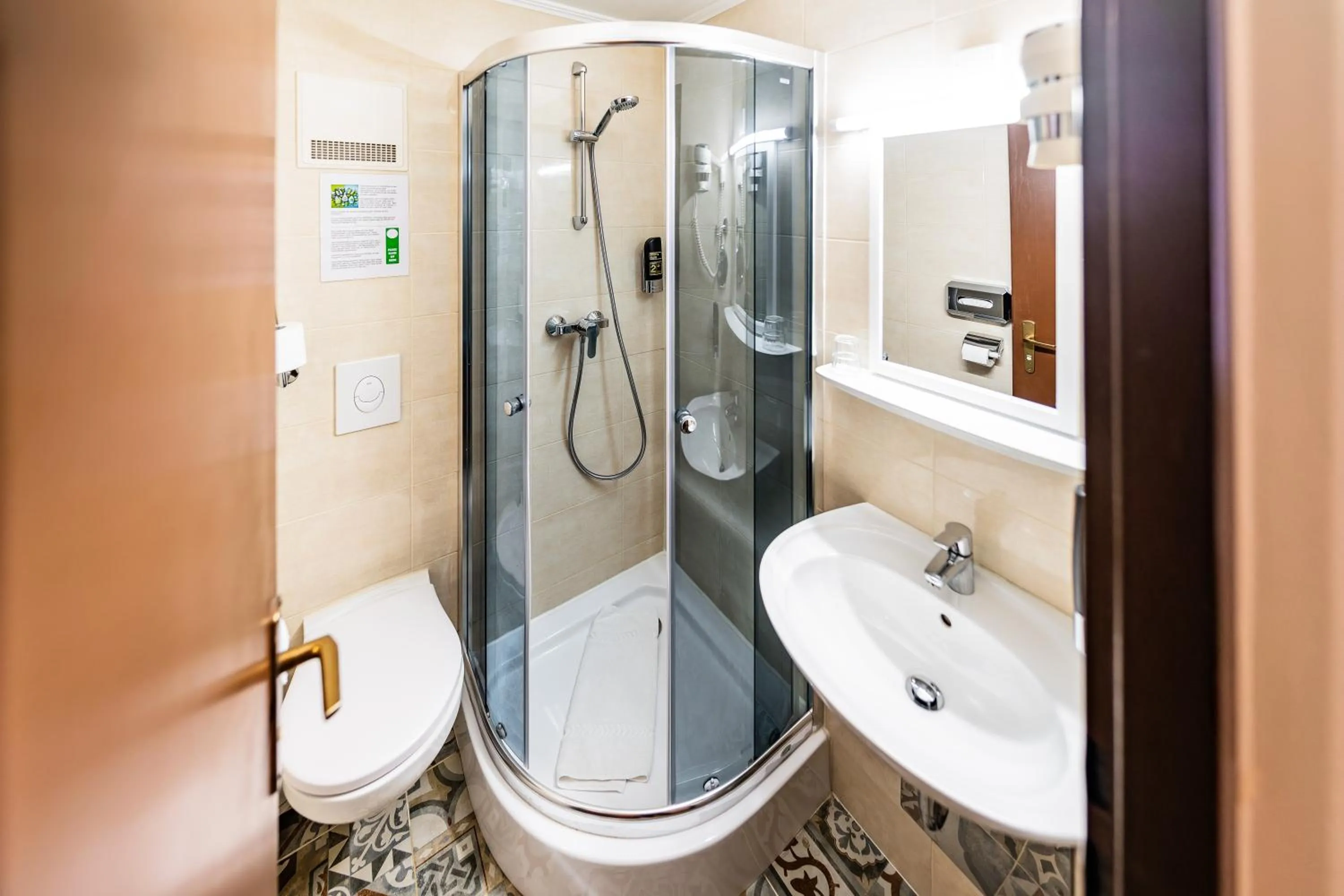 Shower in Hotel Pension Baronesse