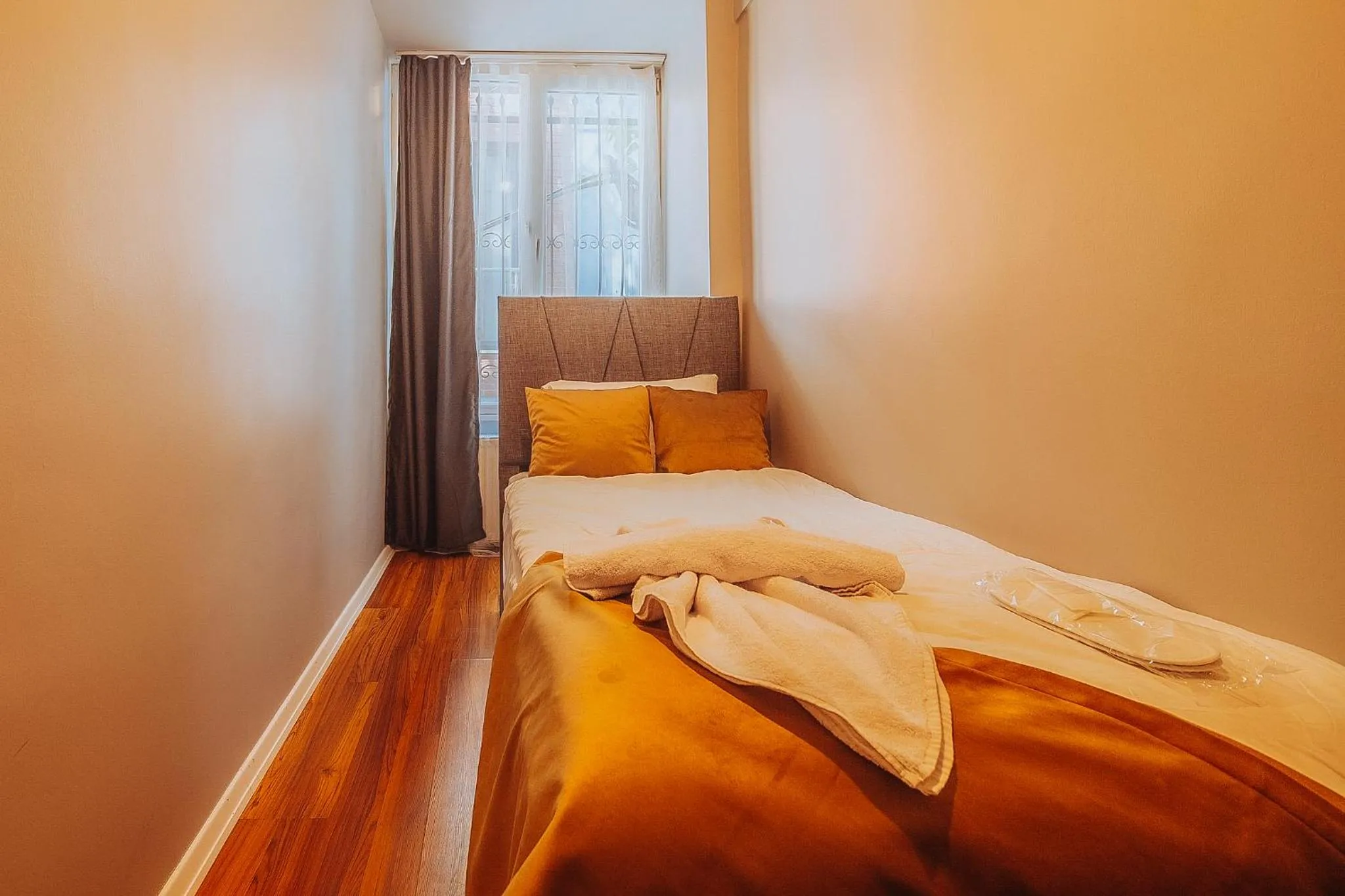 Bed in Taksim Wonder Suites