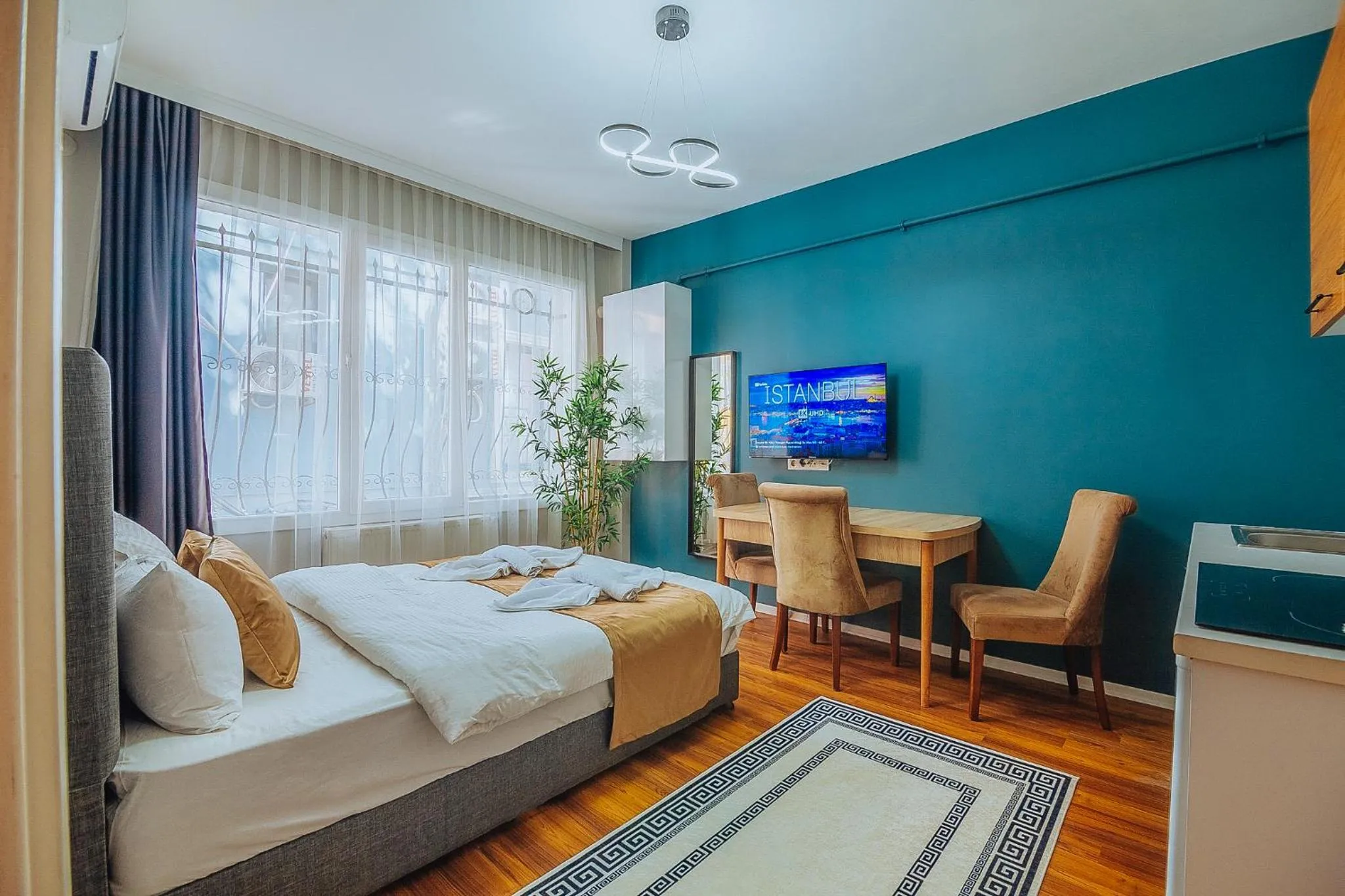 Bed in Taksim Wonder Suites