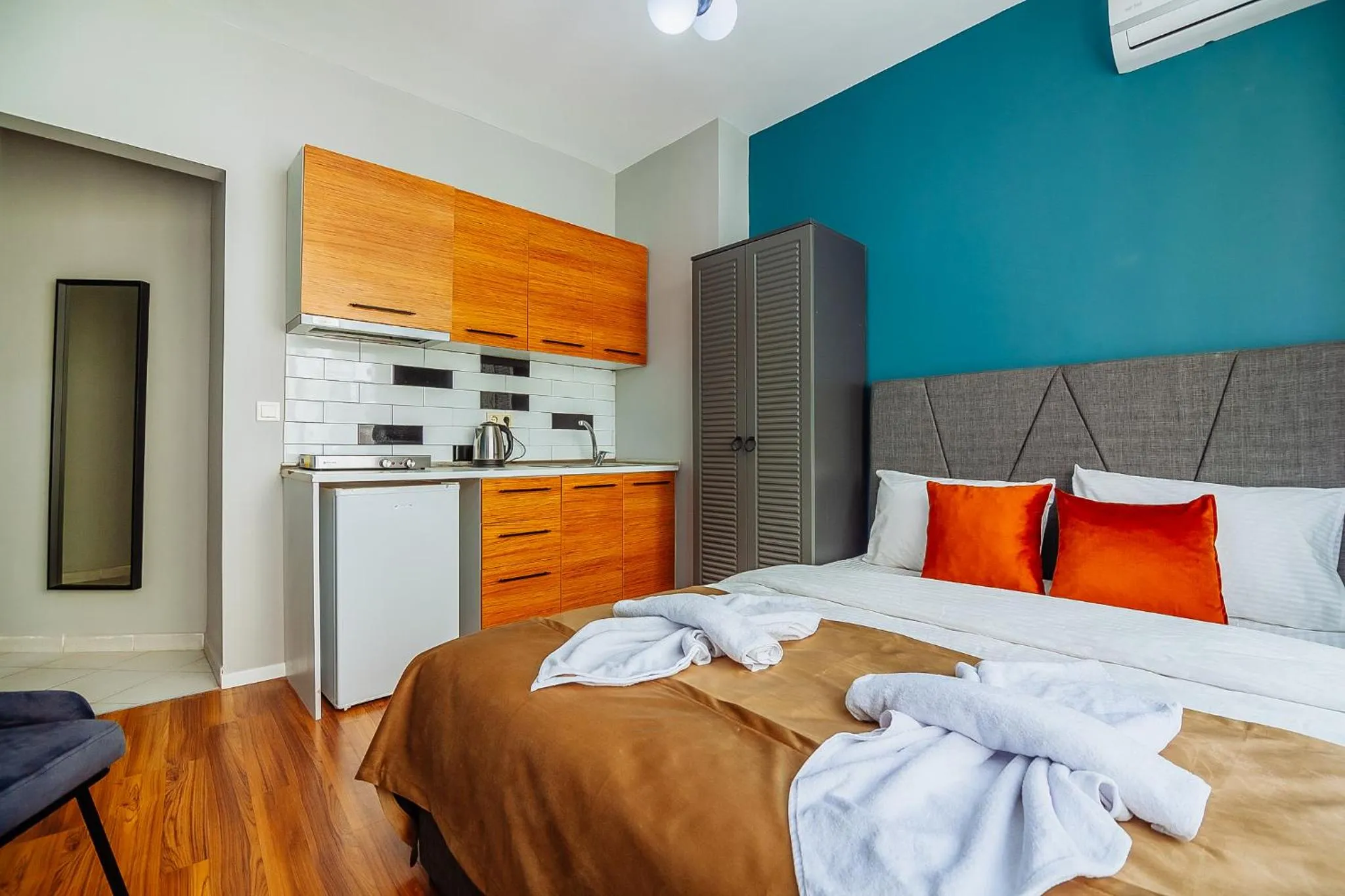 Kitchen or kitchenette, Bed in Taksim Wonder Suites
