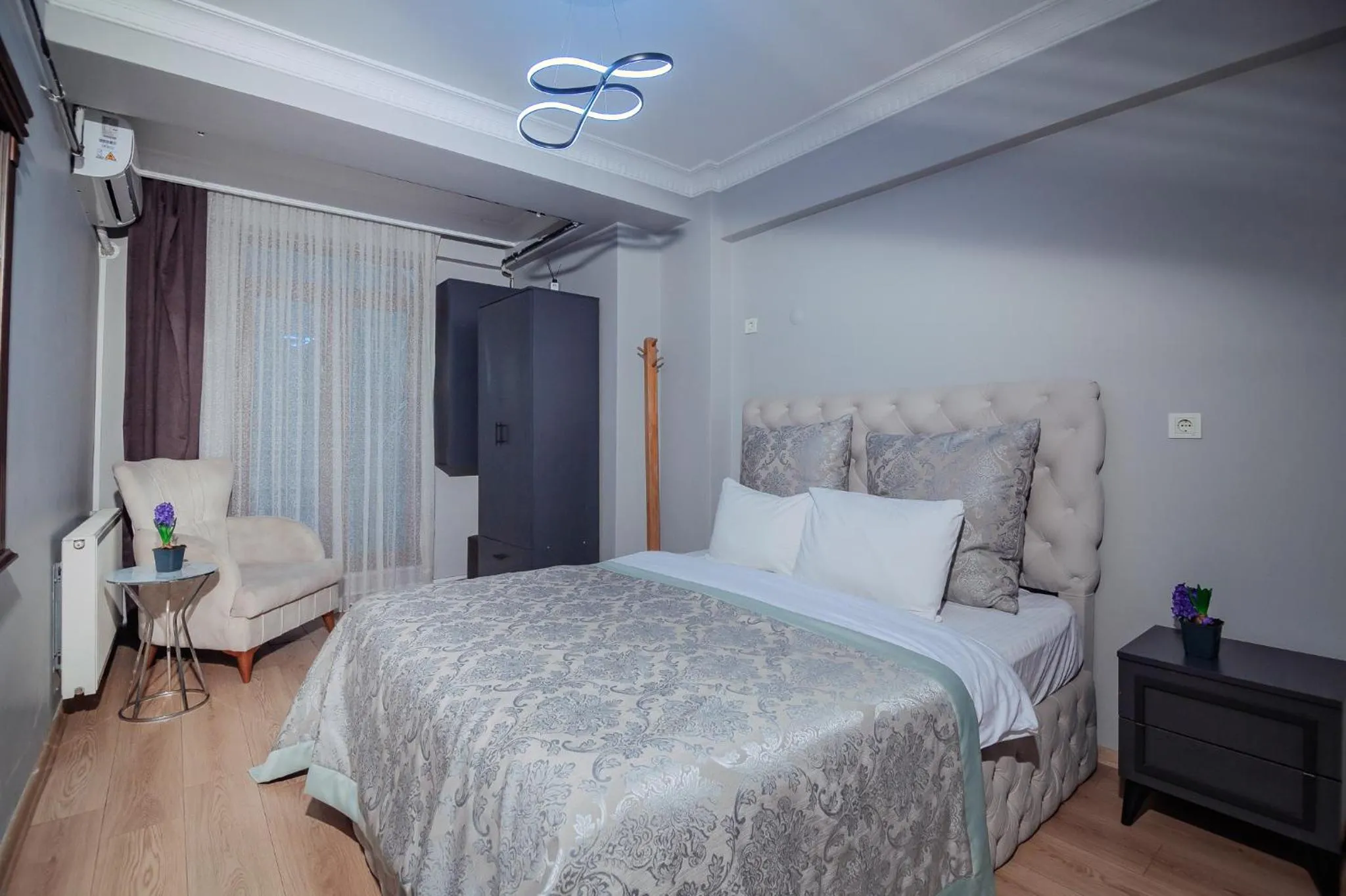 Bed in Taksim Wonder Suites