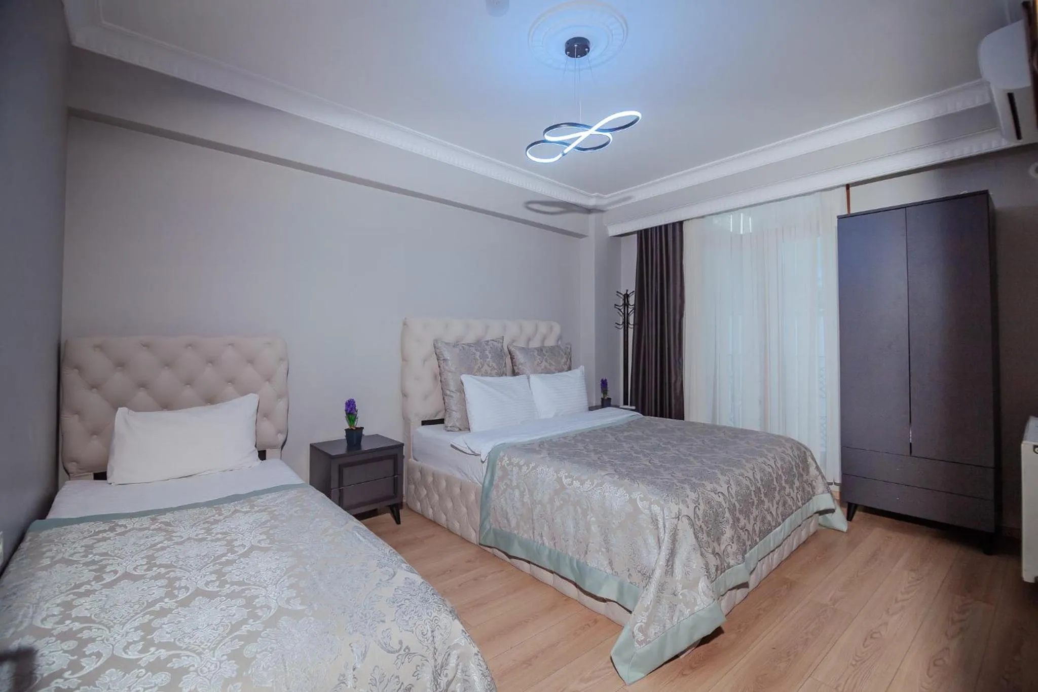 Bed in Taksim Wonder Suites