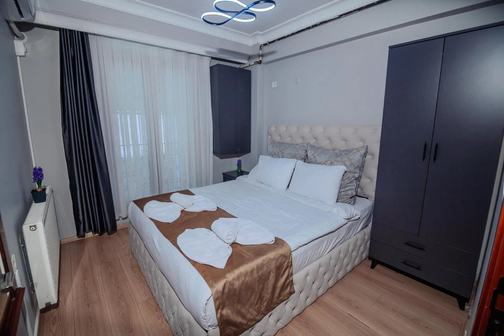 Bed in Taksim Wonder Suites