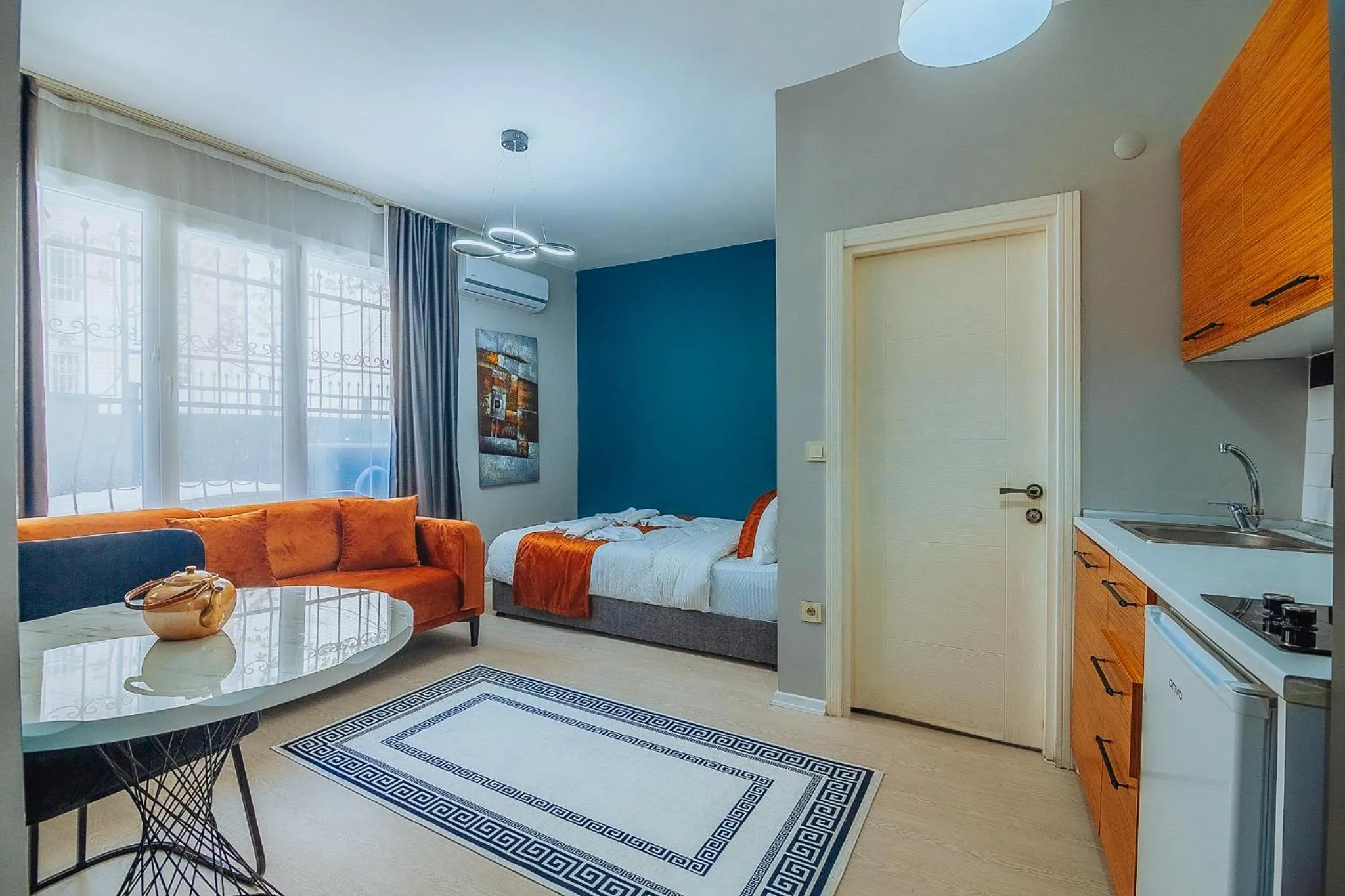 Kitchen or kitchenette, Bed in Taksim Wonder Suites