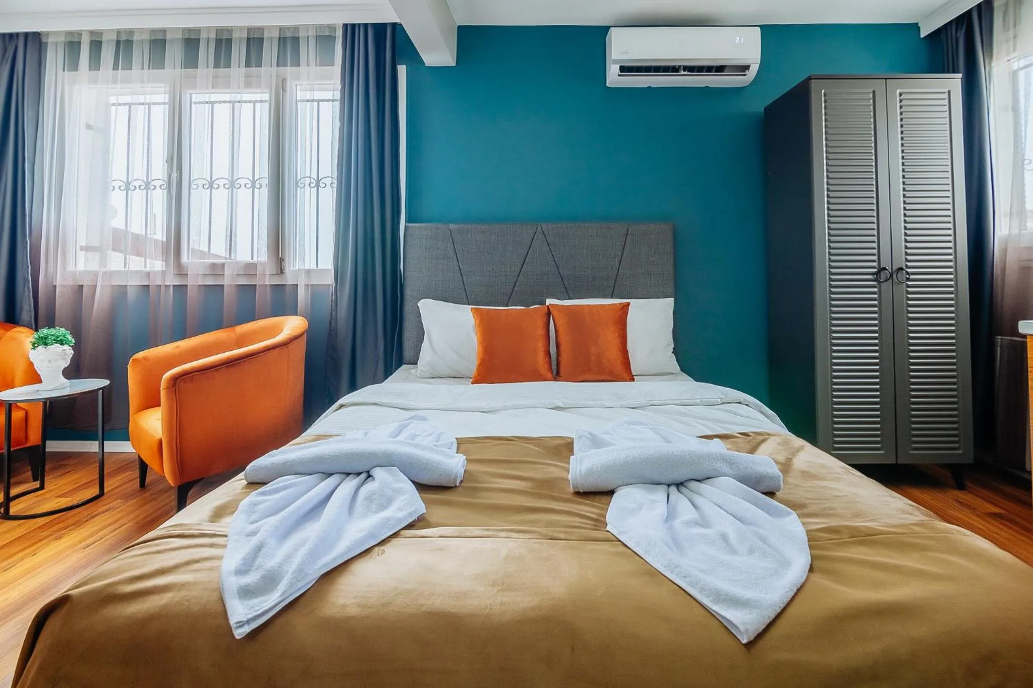 Bed in Taksim Wonder Suites