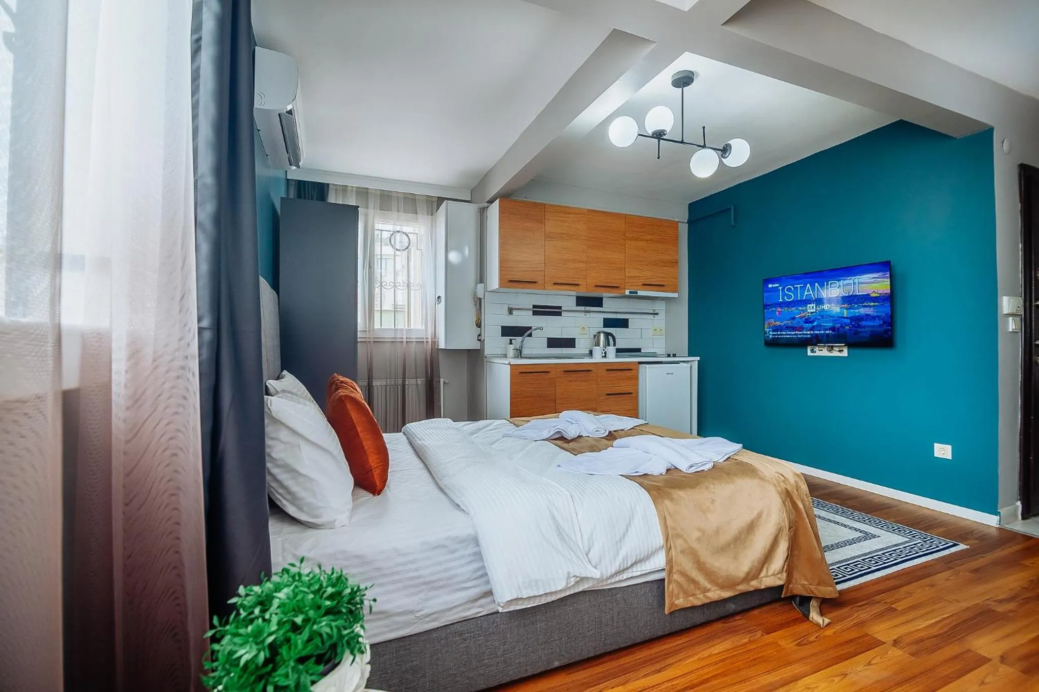 Bed in Taksim Wonder Suites