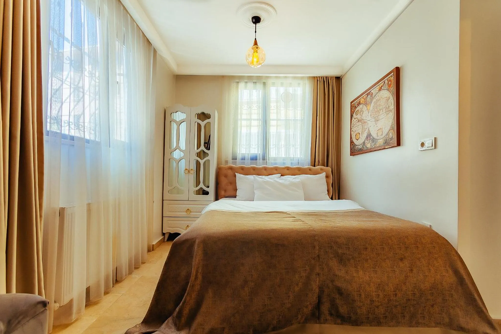 Bed in Taksim Wonder Suites