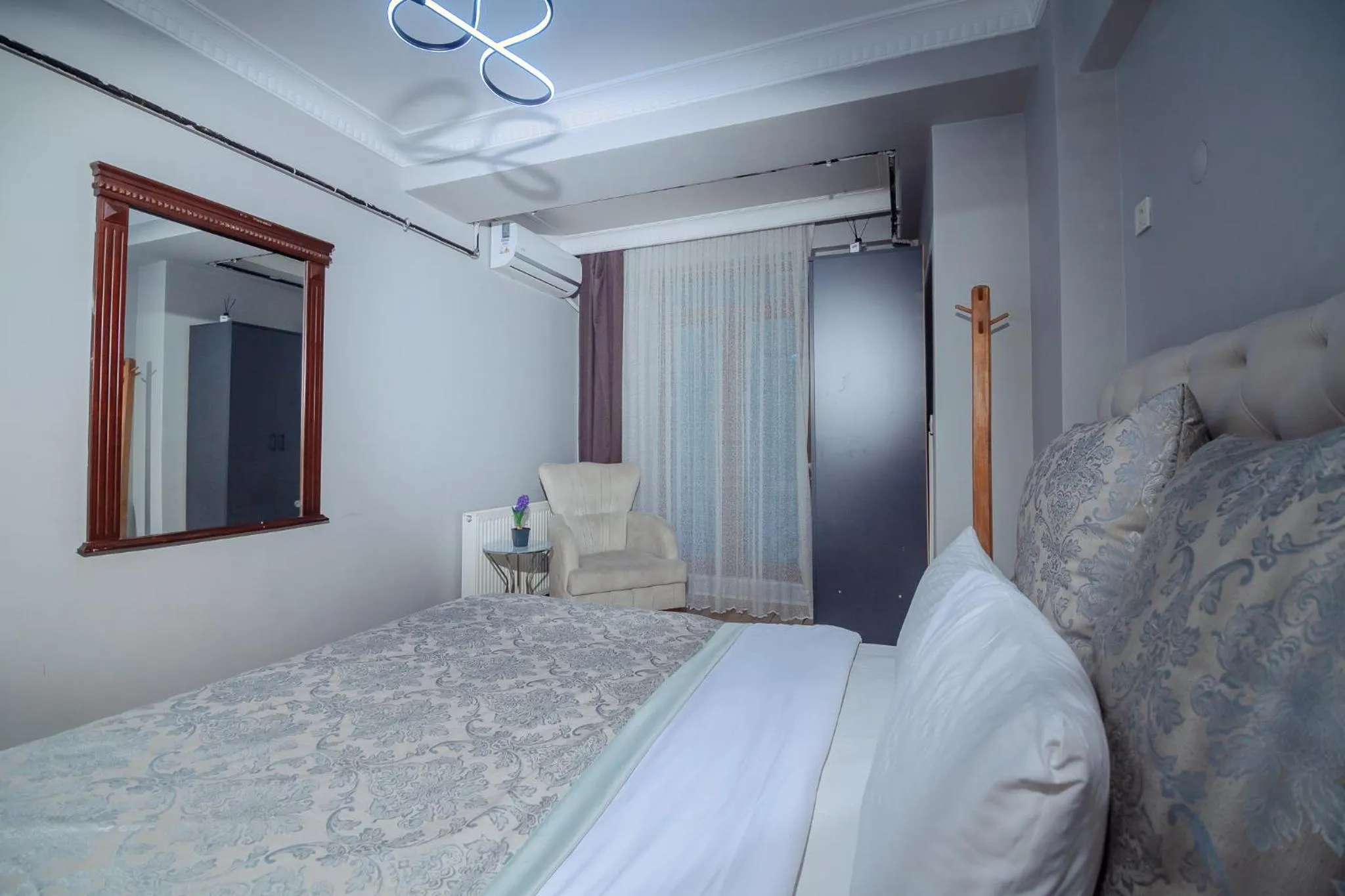 Bed in Taksim Wonder Suites