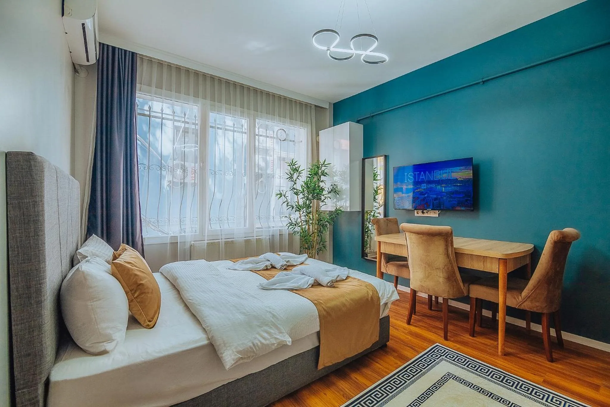 Bed in Taksim Wonder Suites