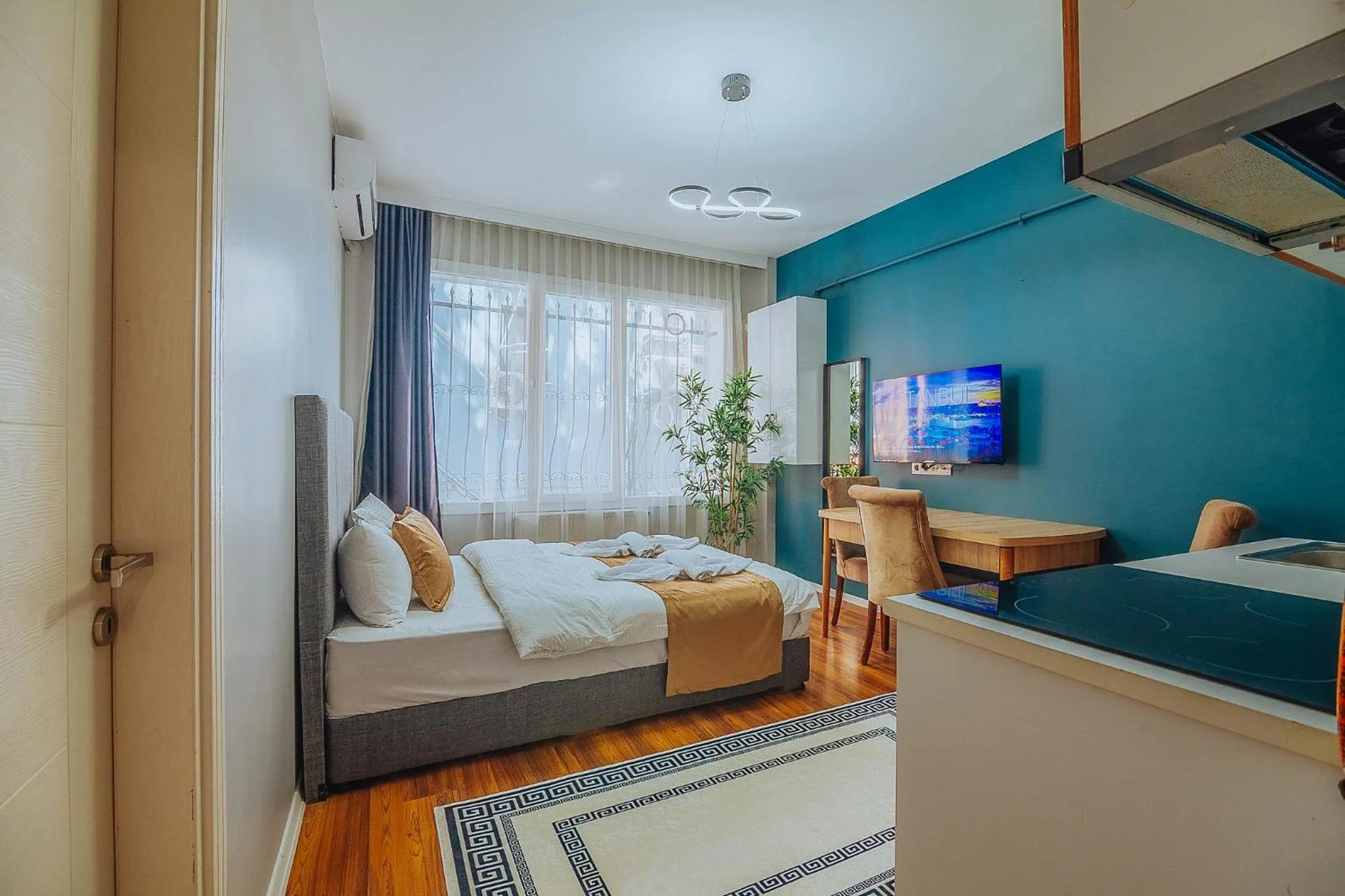 Bed in Taksim Wonder Suites