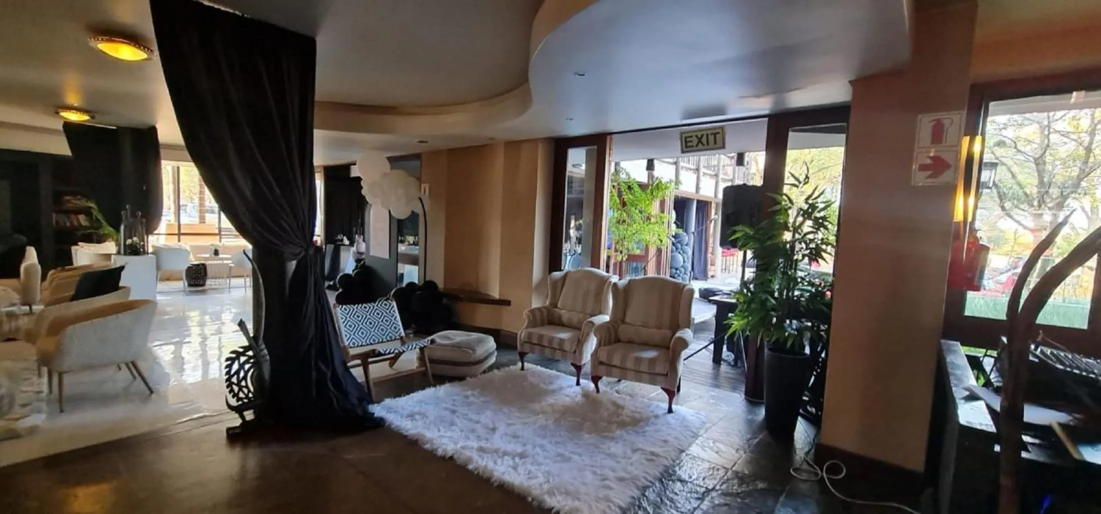 Lounge or bar in Zebula Boutique Hotel