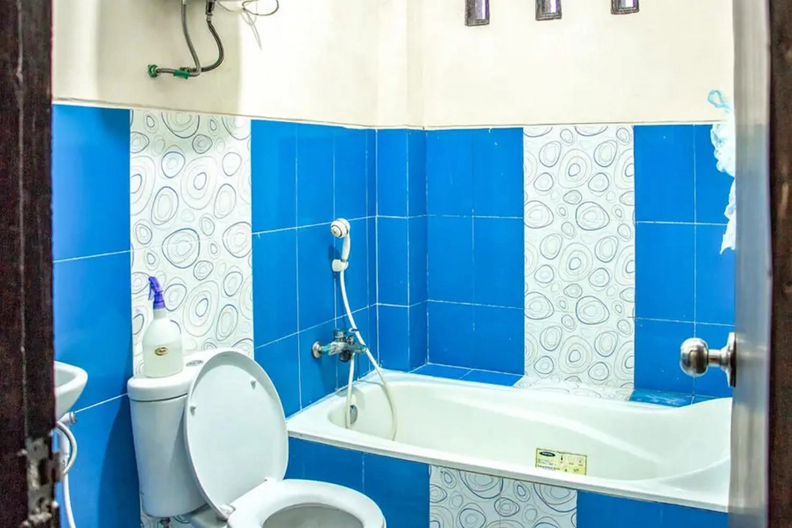 Bathroom in Samar Wulu Guest House Syariah Mitra RedDoorz near Ketapang