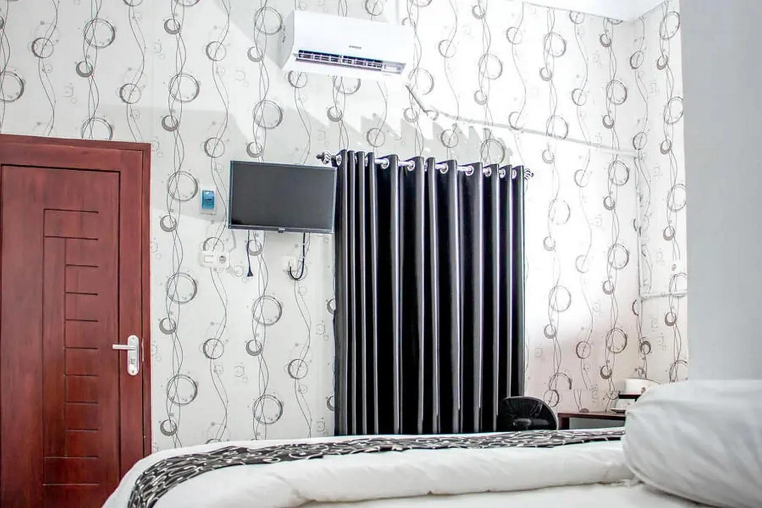 Bedroom, Bed in Samar Wulu Guest House Syariah Mitra RedDoorz near Ketapang