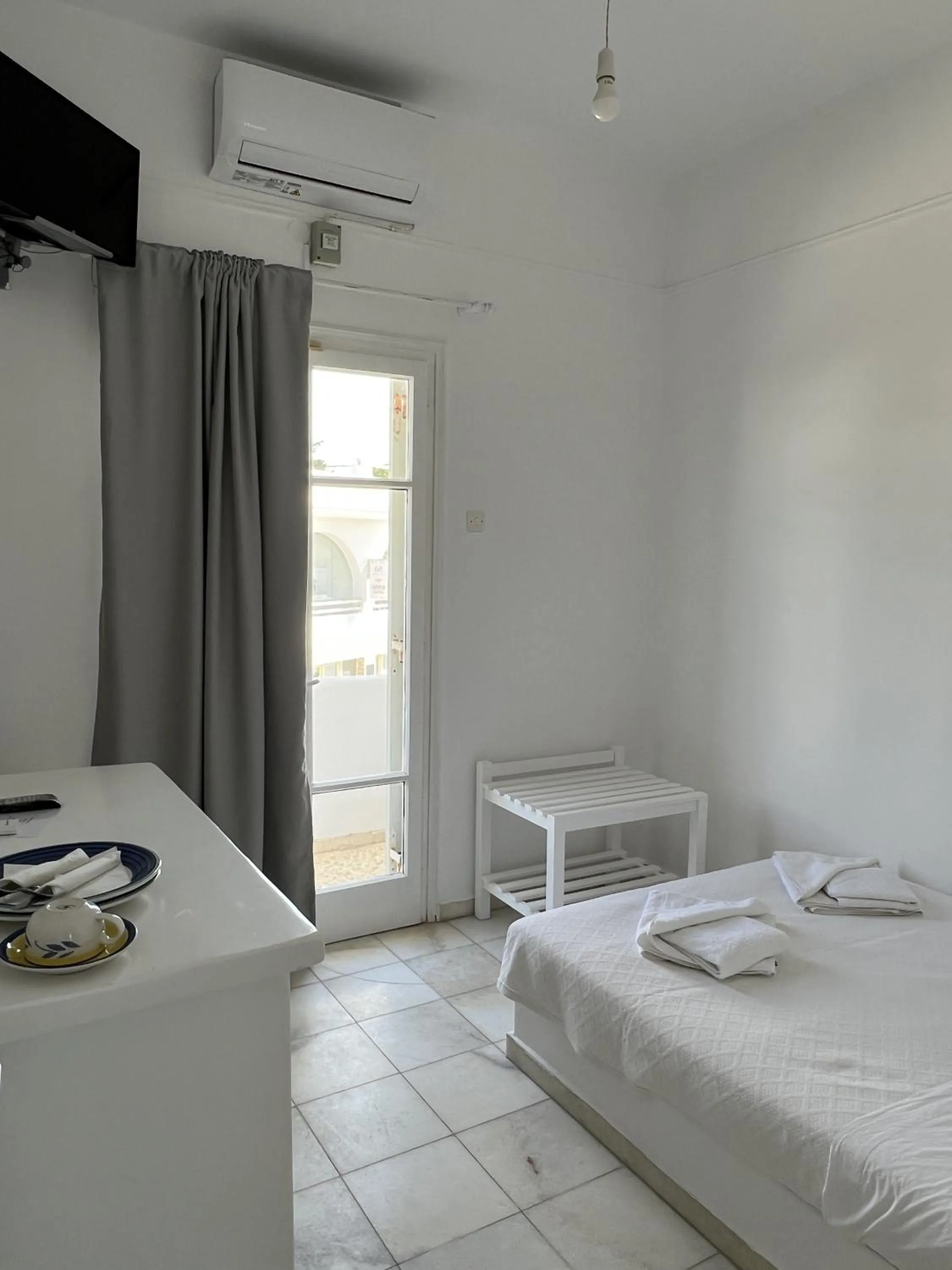 Street view, Bed in Hotel Anezina