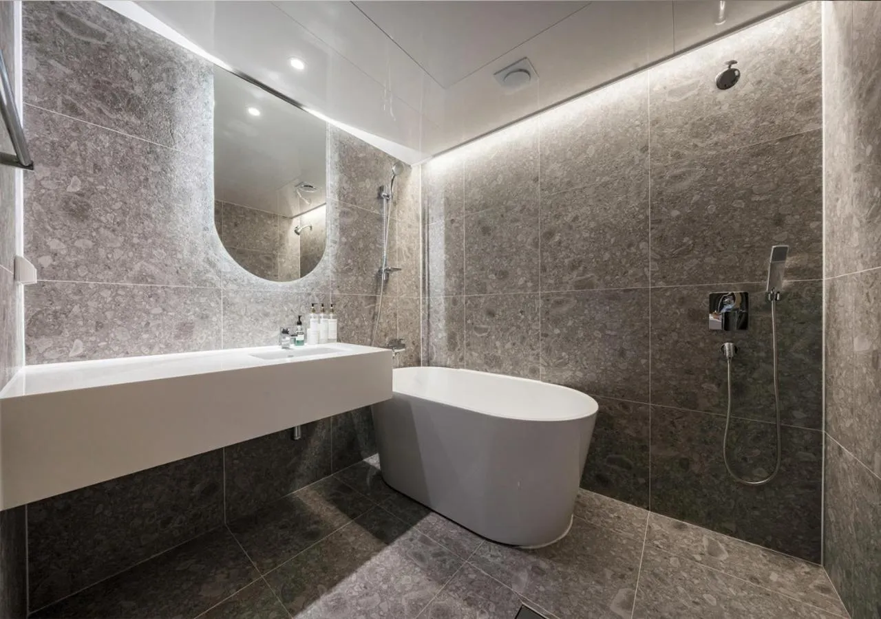 Shower in Nampo Ocean2Heaven Hotel& Spa