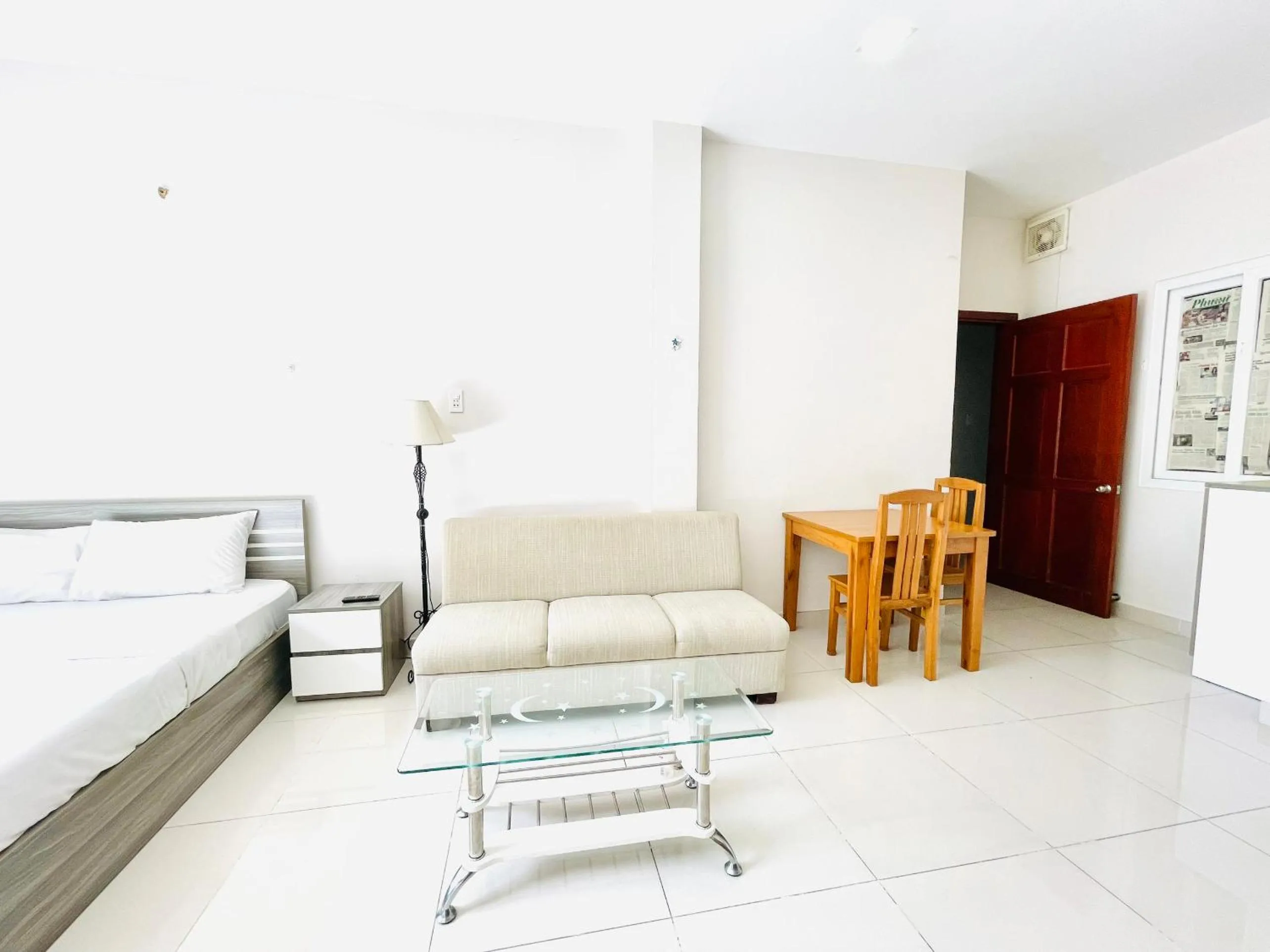 Living room in EMERALD APARTMENTS