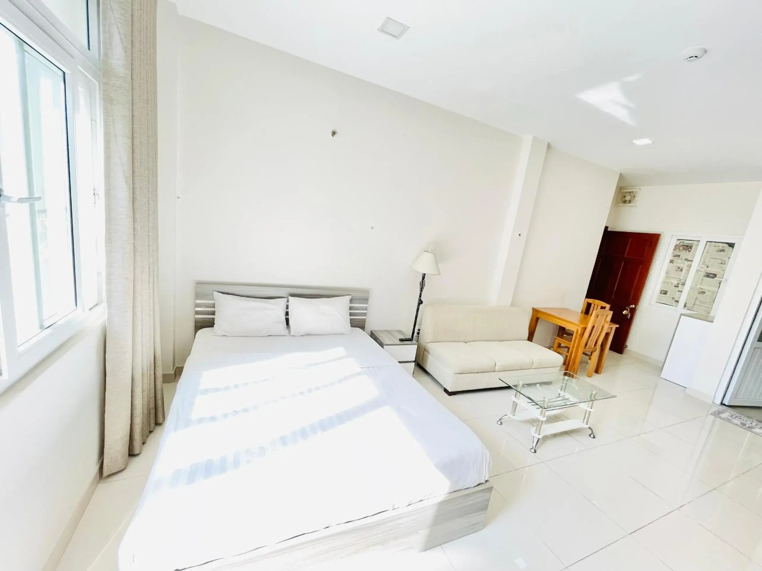 Photo of the whole room, Bed in EMERALD APARTMENTS Photo of the whole room, Bed in EMERALD APARTMENTS