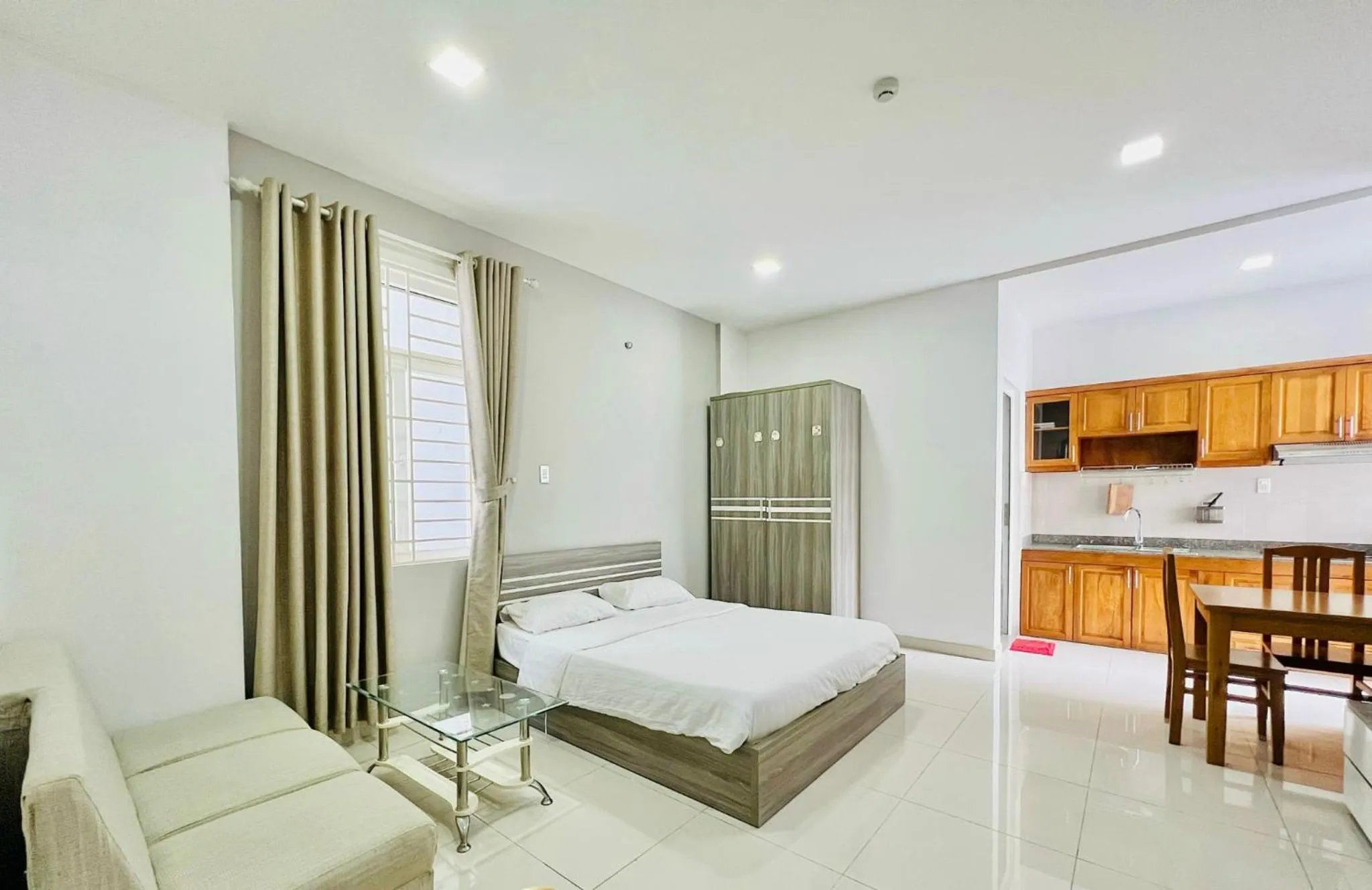 Photo of the whole room, Bed in EMERALD APARTMENTS