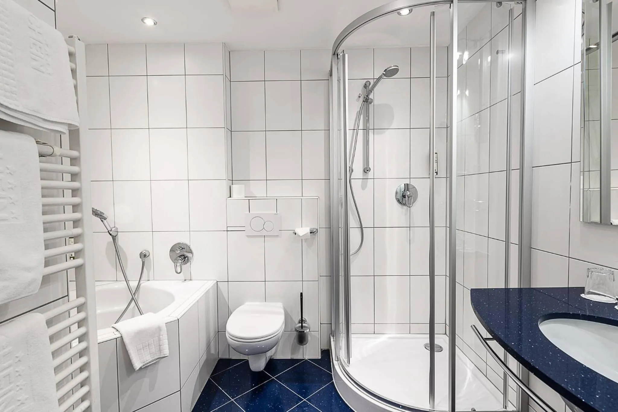 Shower in Hotel Mondschein