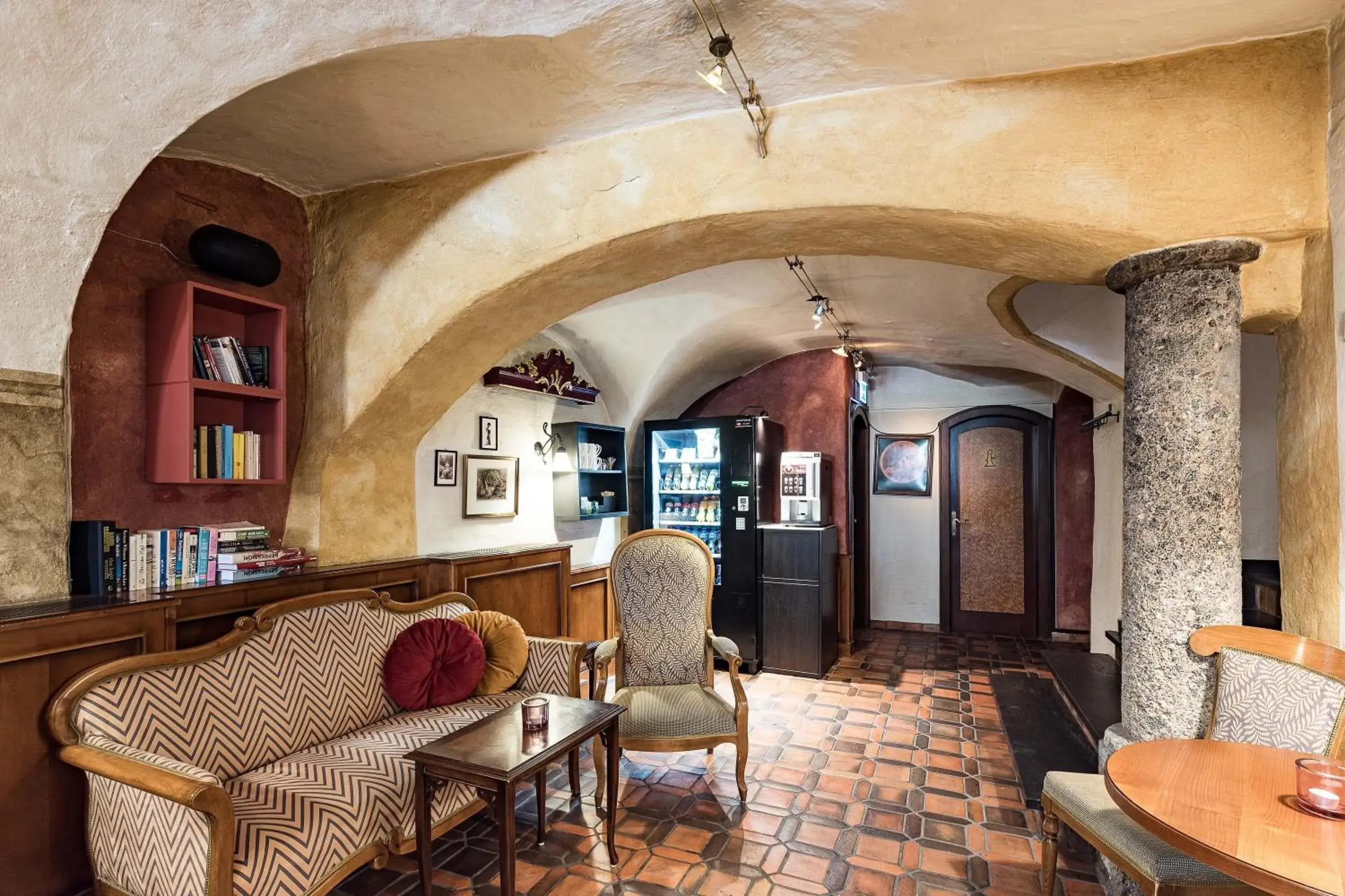 Lounge or bar in Hotel Mondschein Lounge or bar in Hotel Mondschein