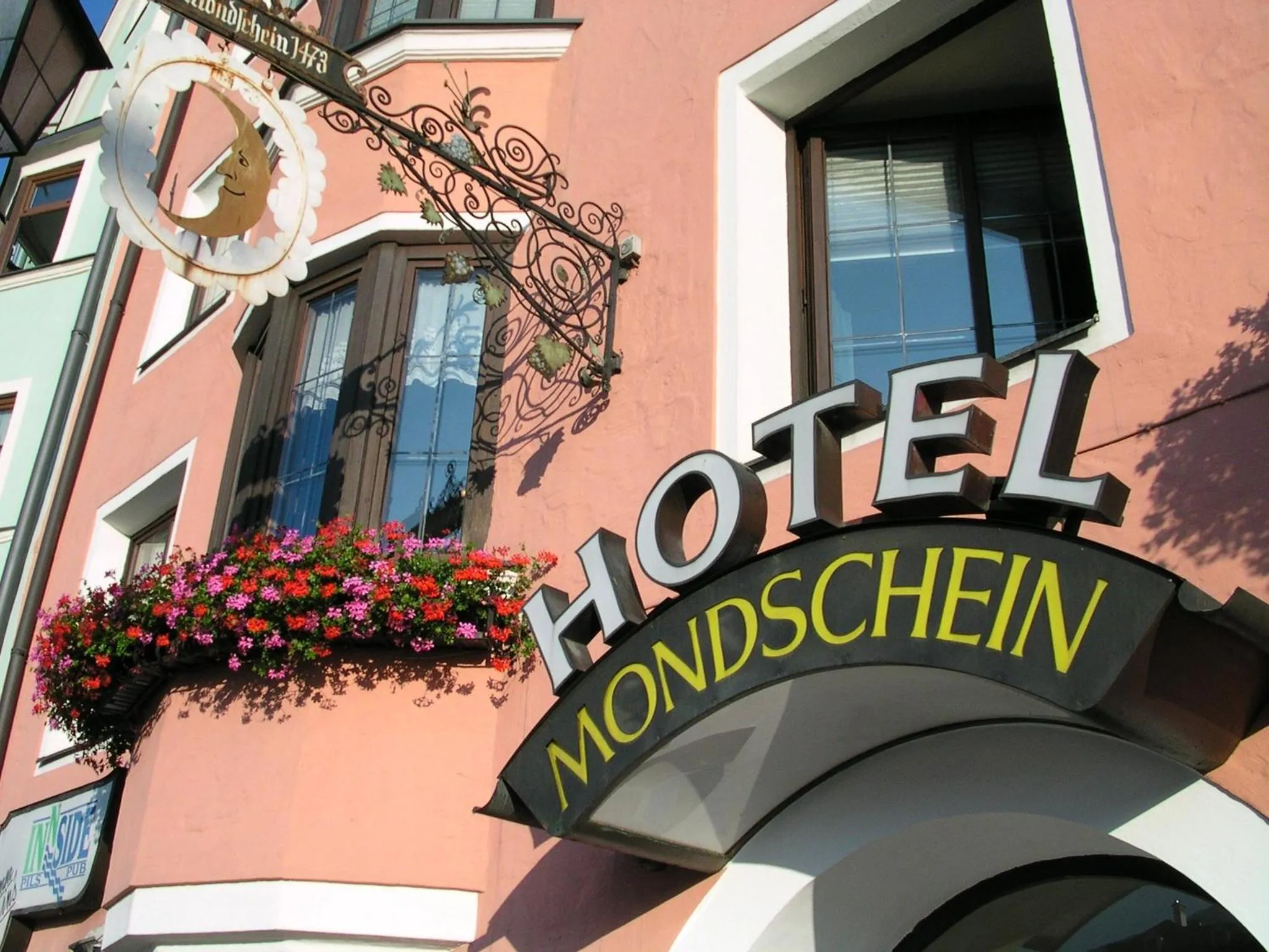 Facade/entrance in Hotel Mondschein