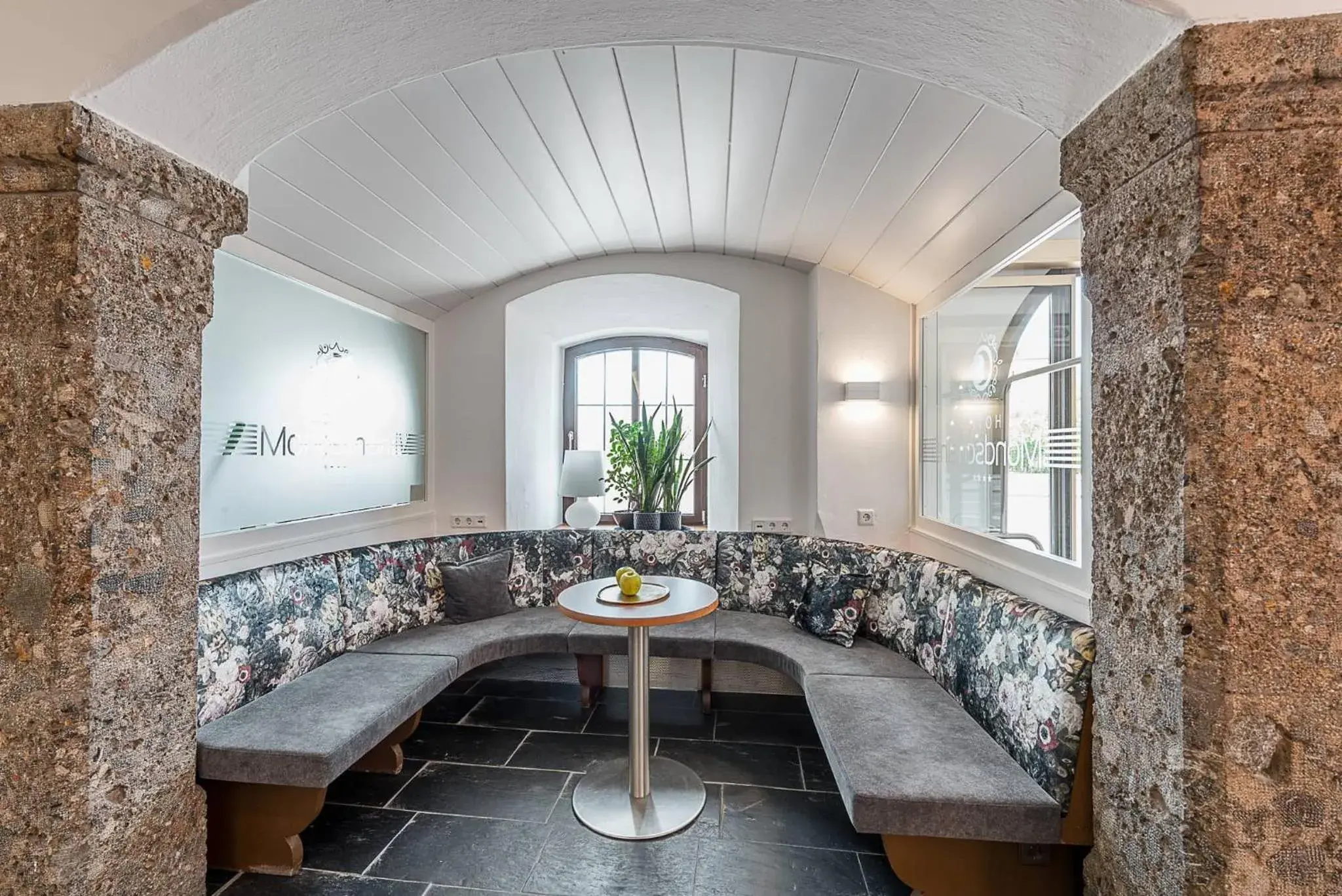 Lobby or reception in Hotel Mondschein Lobby or reception in Hotel Mondschein