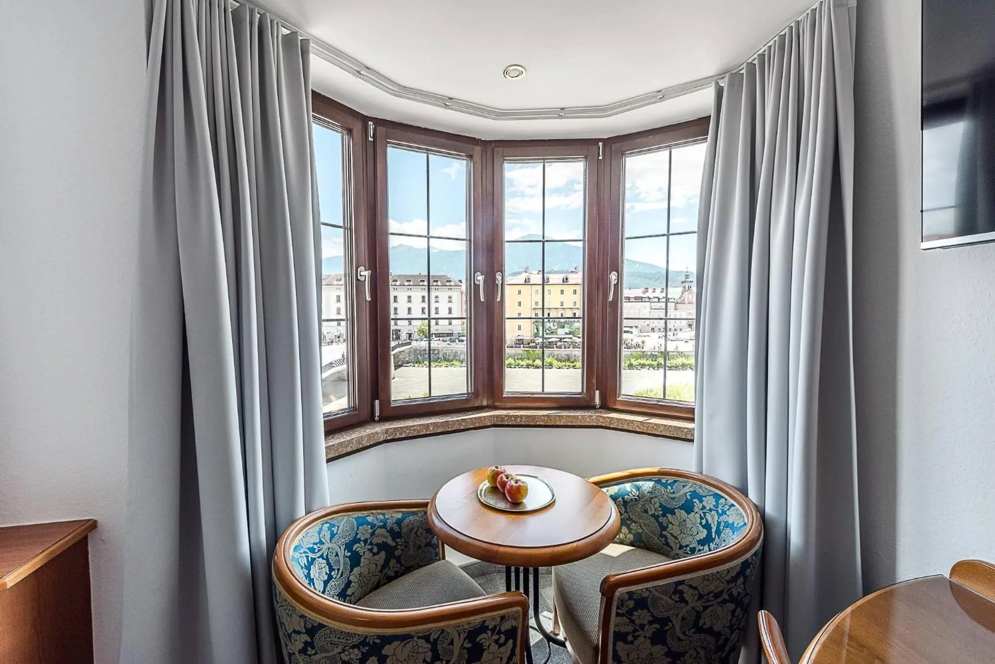 Seating area in Hotel Mondschein