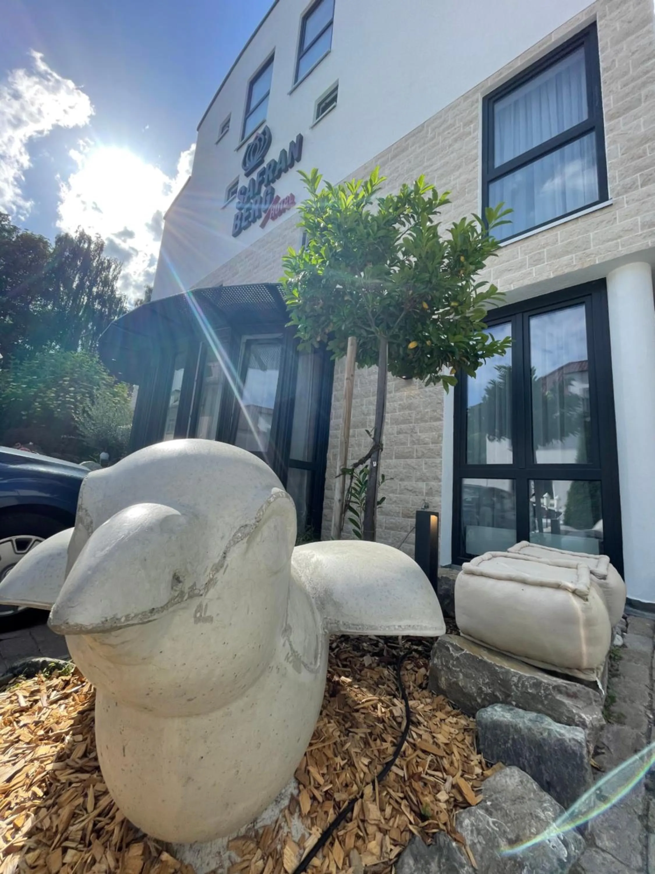 Facade/entrance in Safranberg Hotel & Sauna