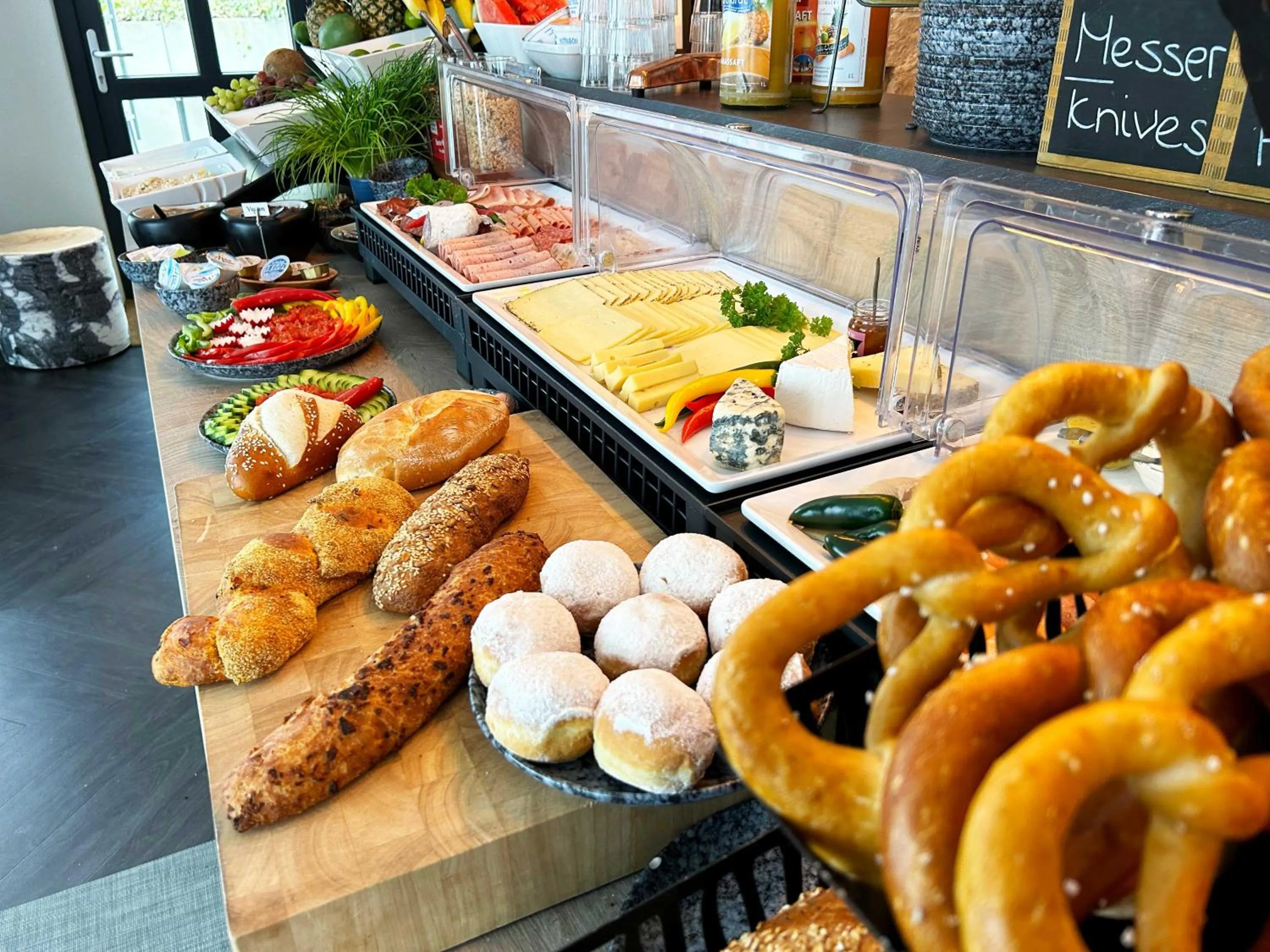 Buffet breakfast in Safranberg Hotel & Sauna