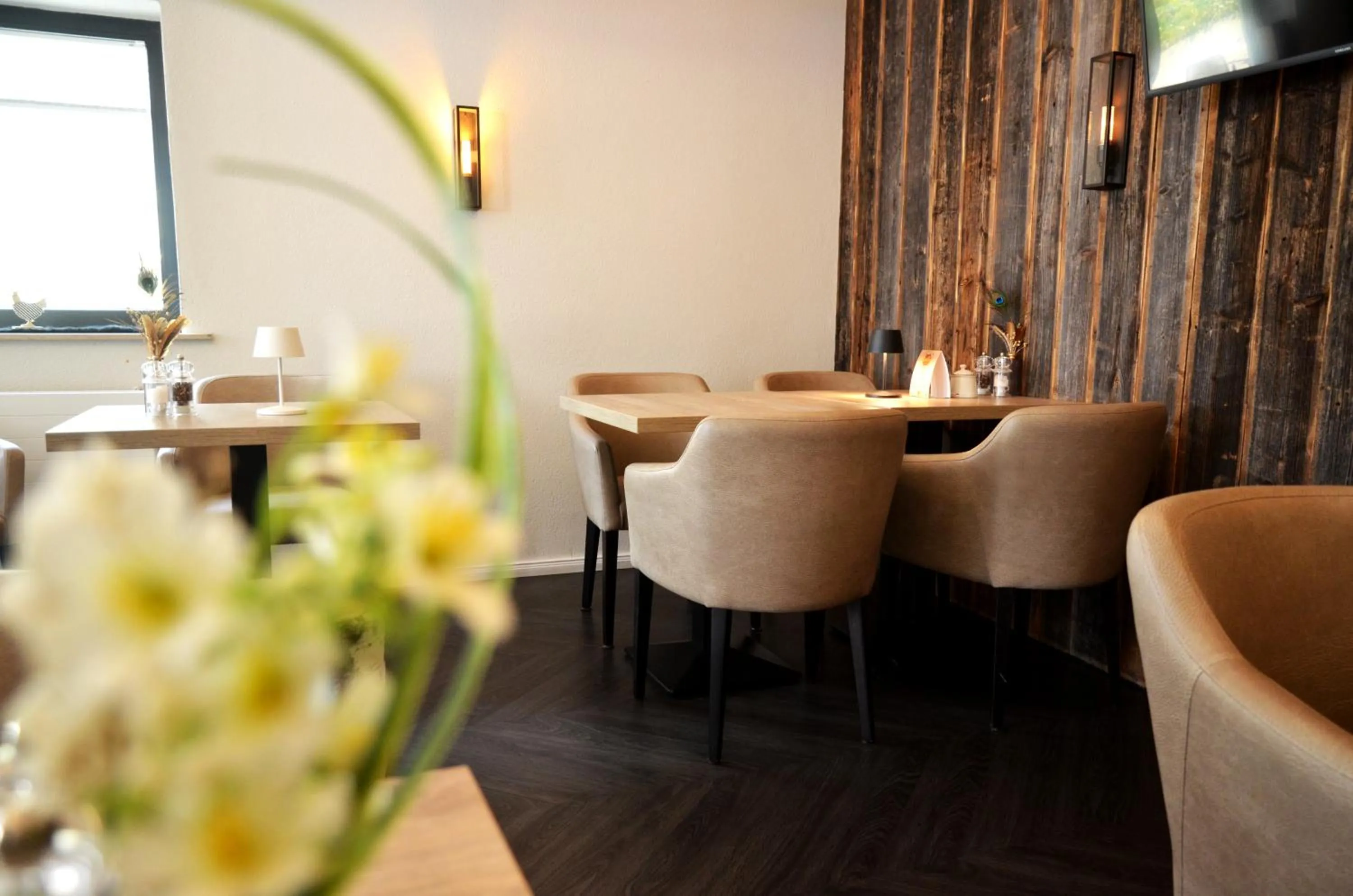 Restaurant/places to eat in Safranberg Hotel & Sauna