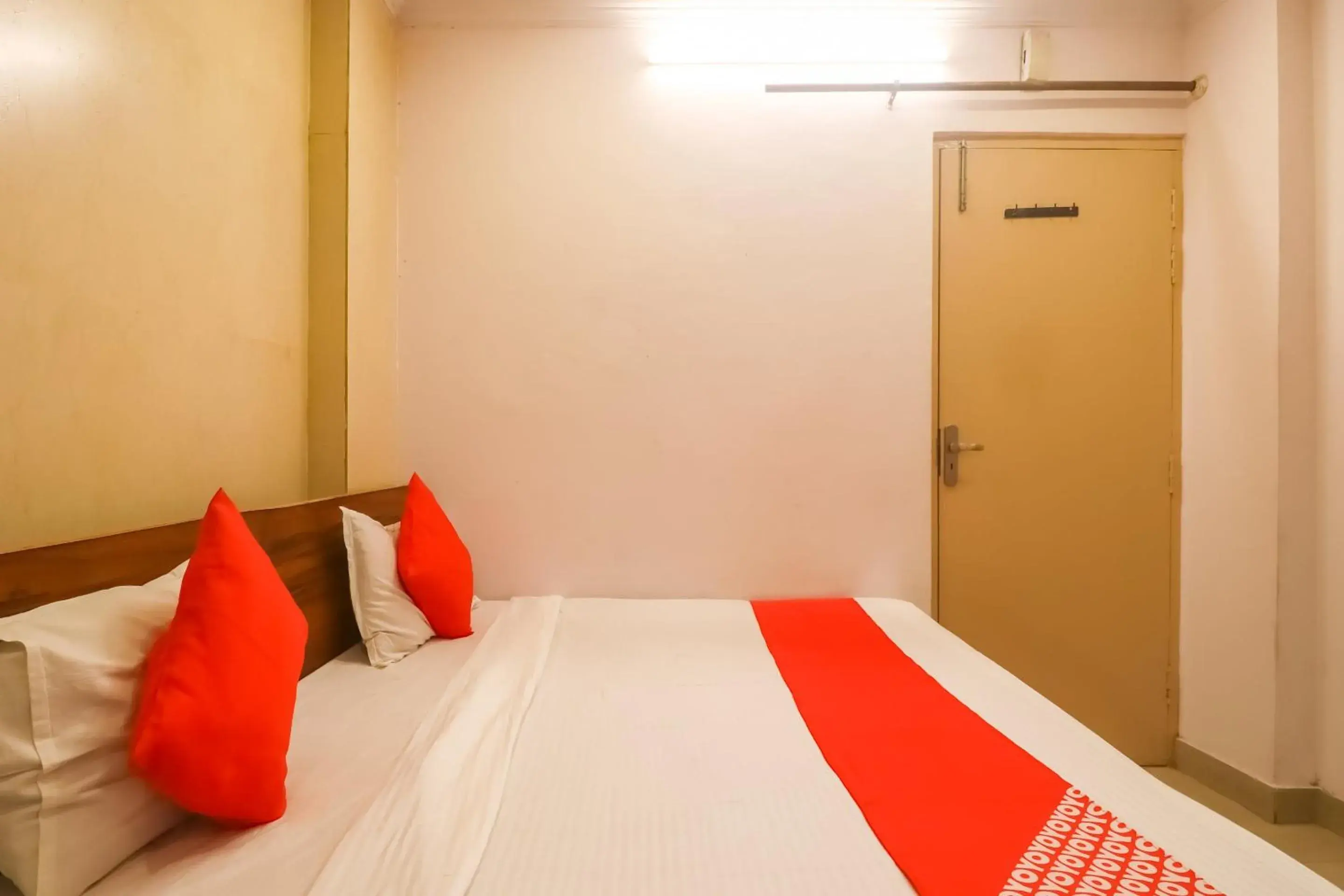 Bedroom, Bed in Super Hotel O Maa Arya Bedroom, Bed in Super Hotel O Maa Arya