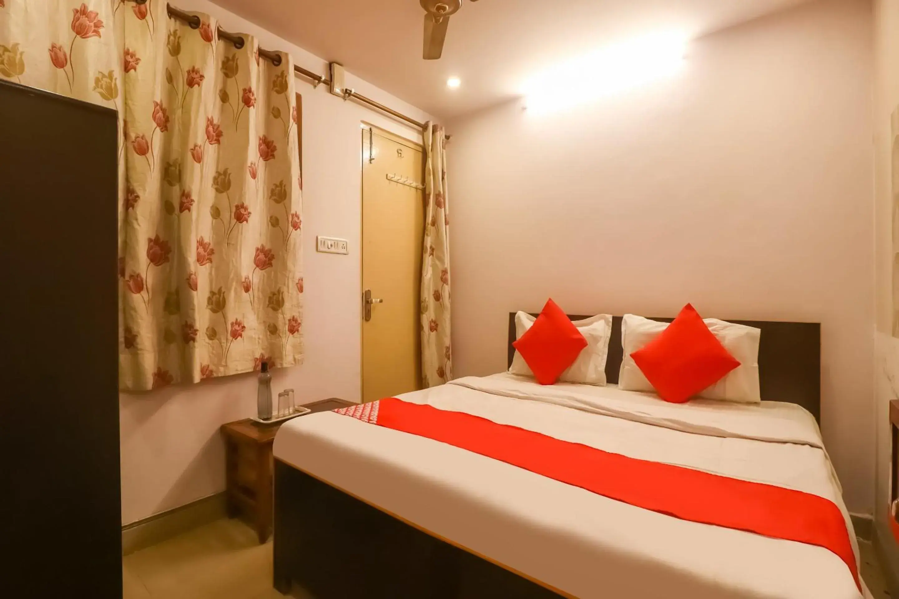 Bedroom, Bed in Super Hotel O Maa Arya Bedroom, Bed in Super Hotel O Maa Arya